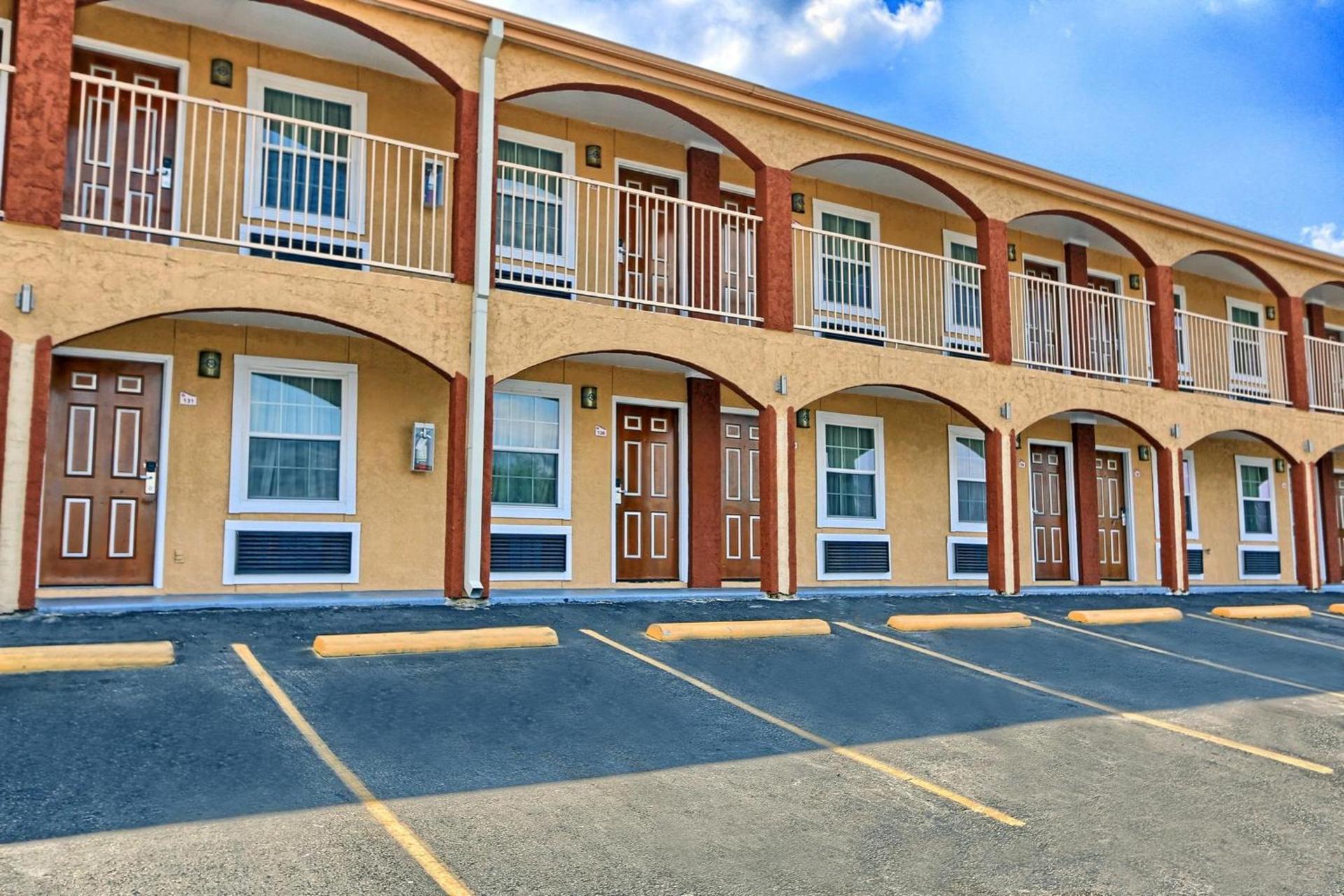 Econo Lodge Austin South photo 9