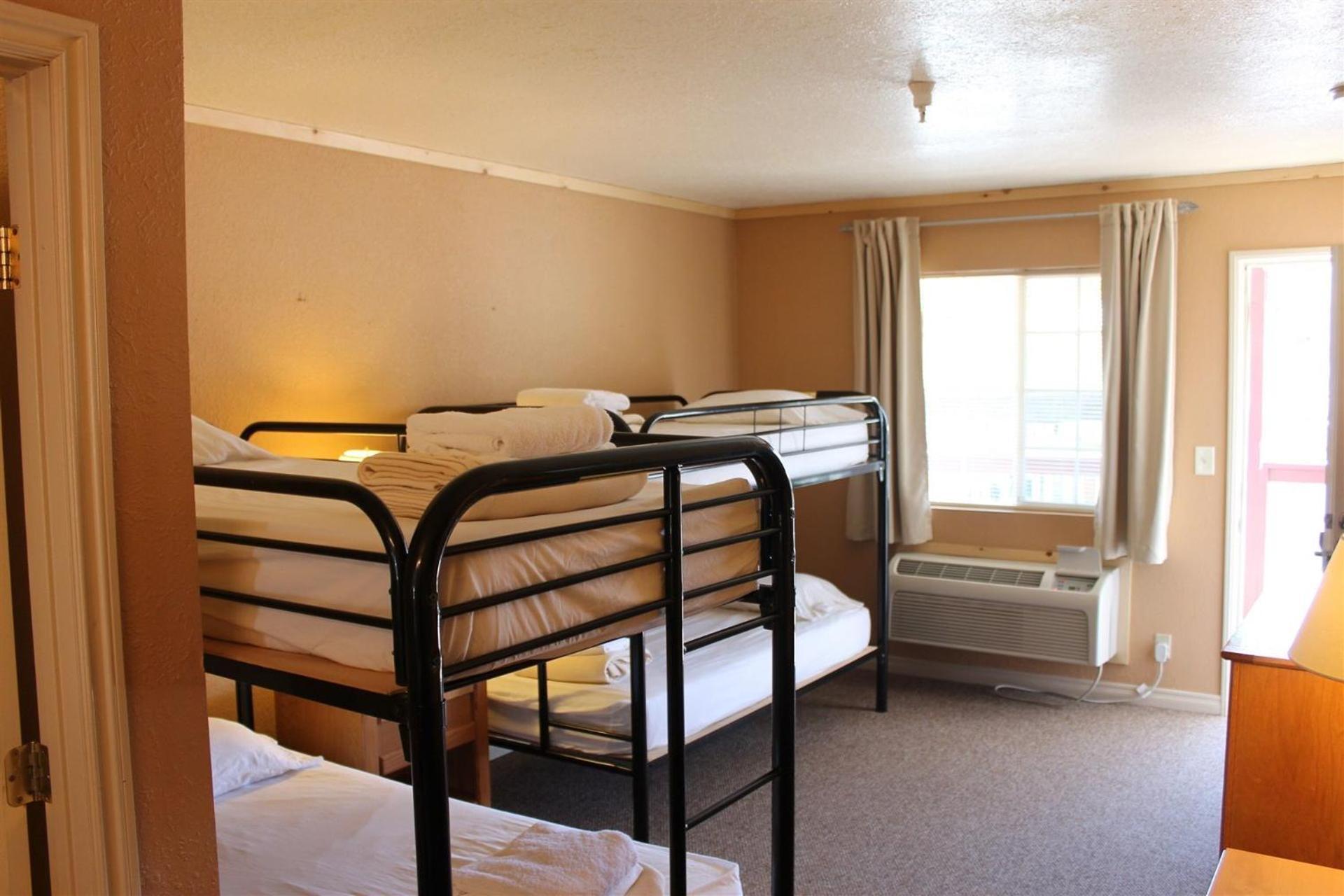 Whitney Portal Hotel And Hostel photo 42