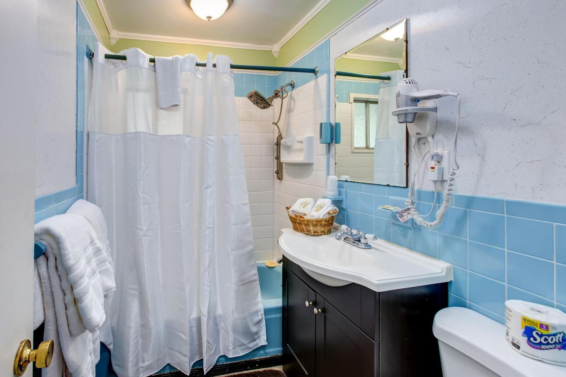 Starlite Motel & Suites photo 20