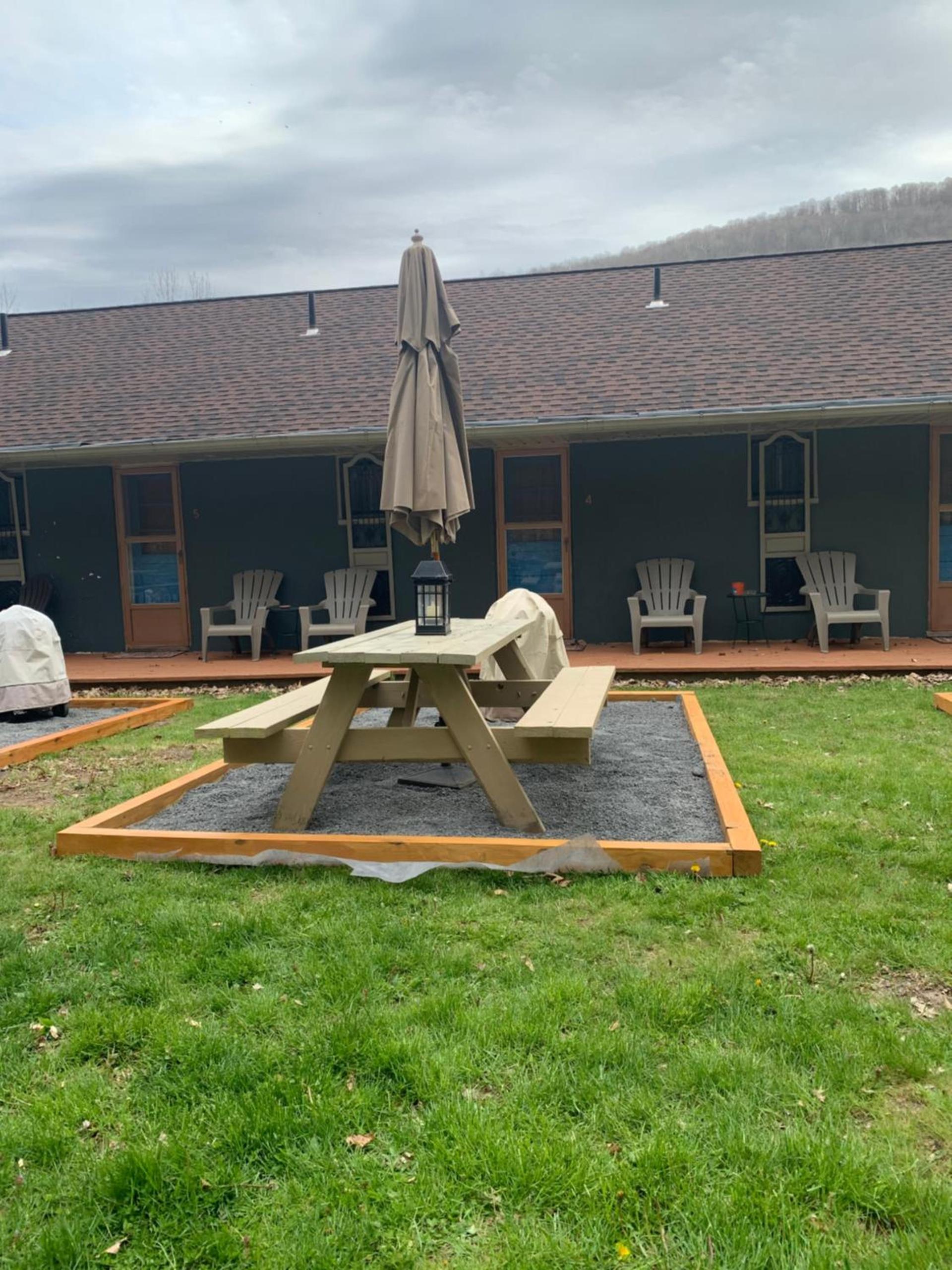 Starlite Motel & Suites photo 17