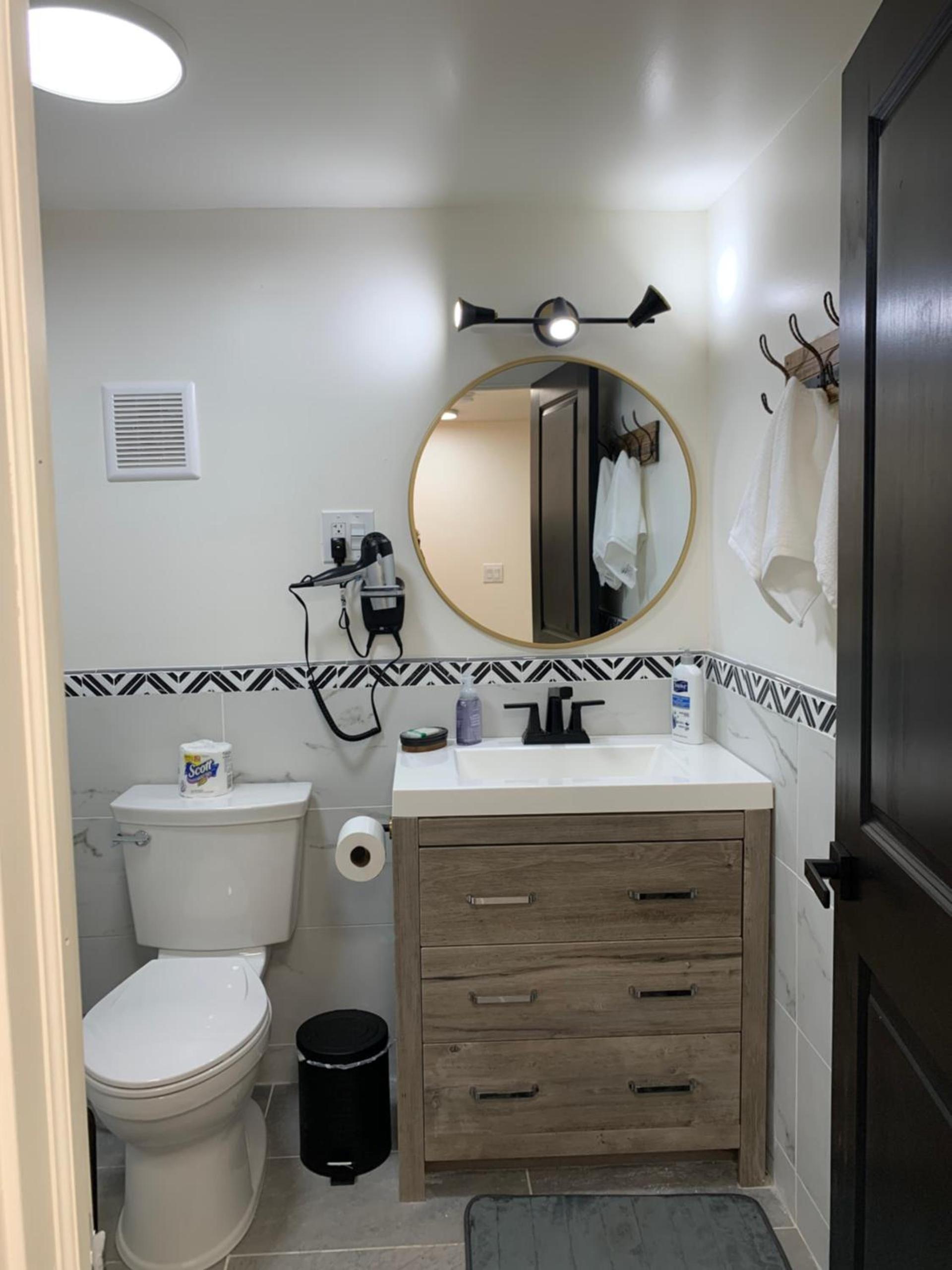 Starlite Motel & Suites photo 9
