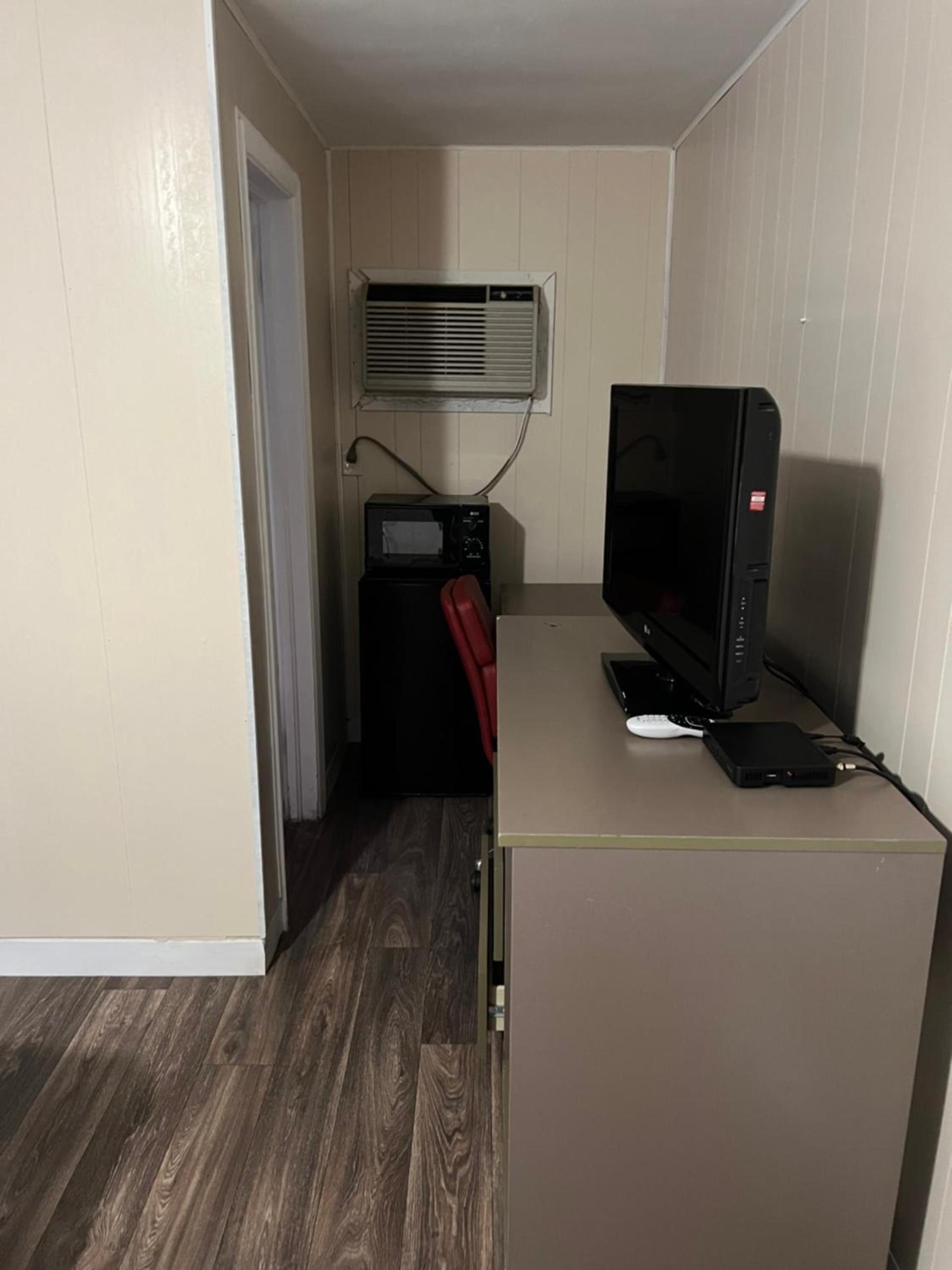 Turbeville Inn & Suites-I95 photo 4