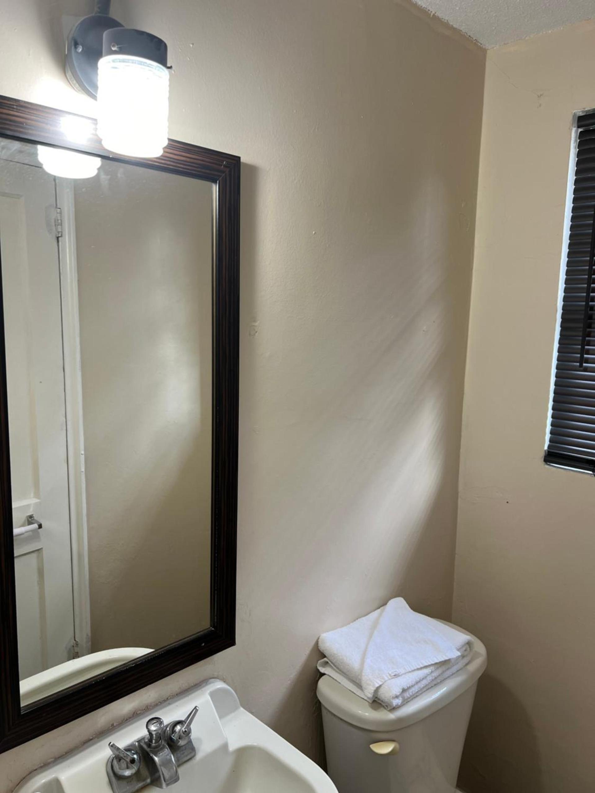 Turbeville Inn & Suites-I95 photo 7