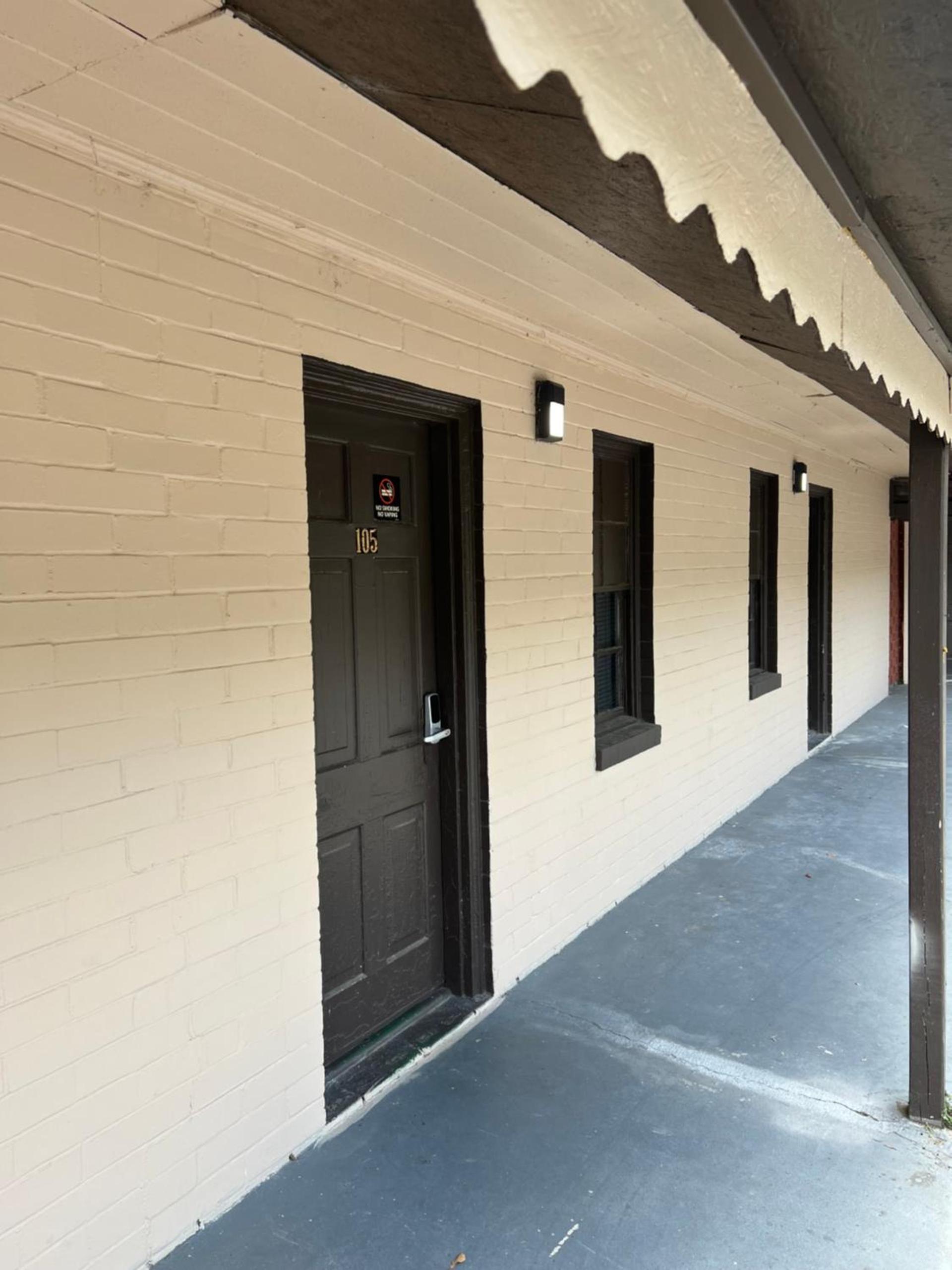 Turbeville Inn & Suites-I95 photo 12