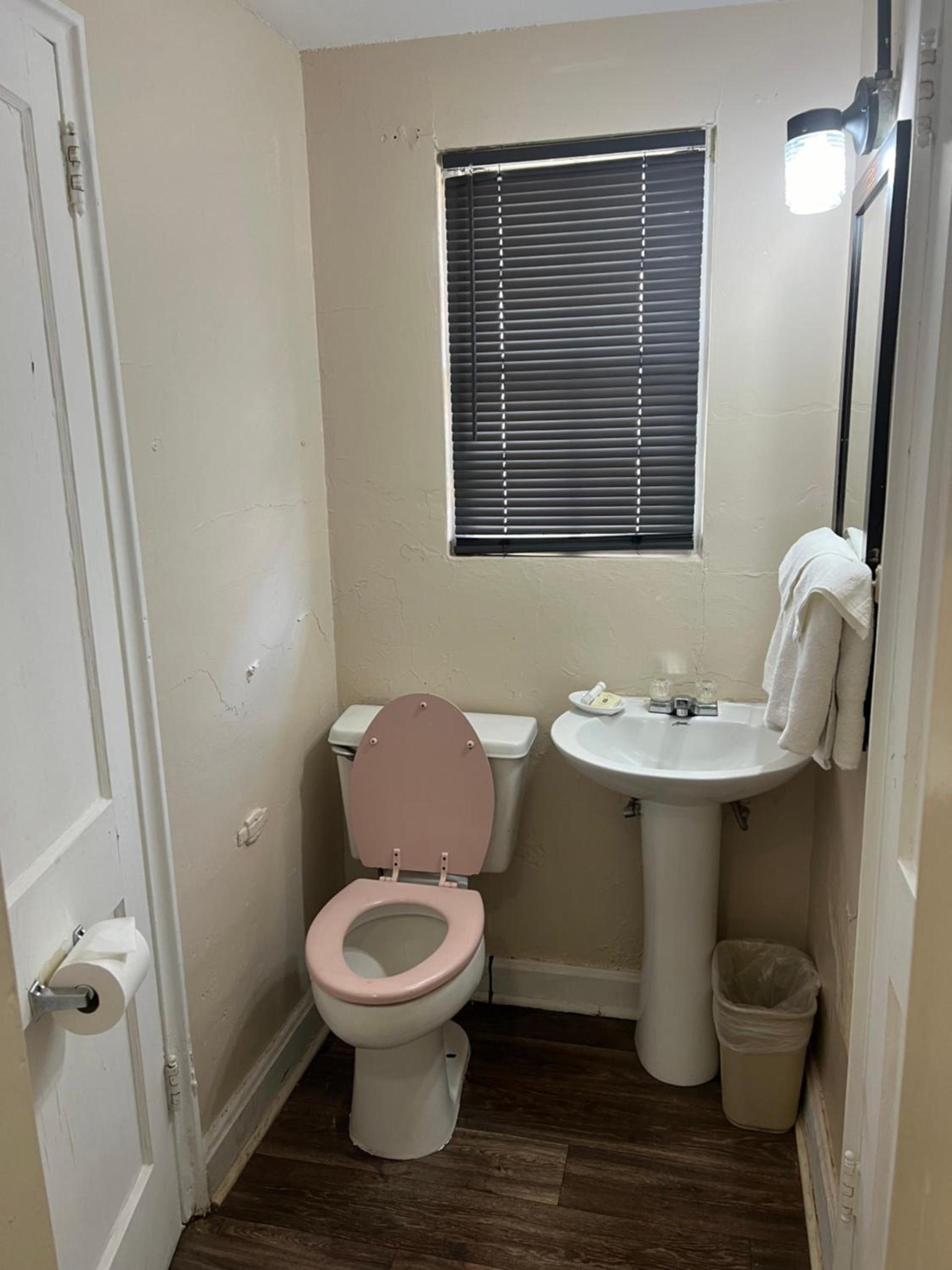 Turbeville Inn & Suites-I95 photo 21