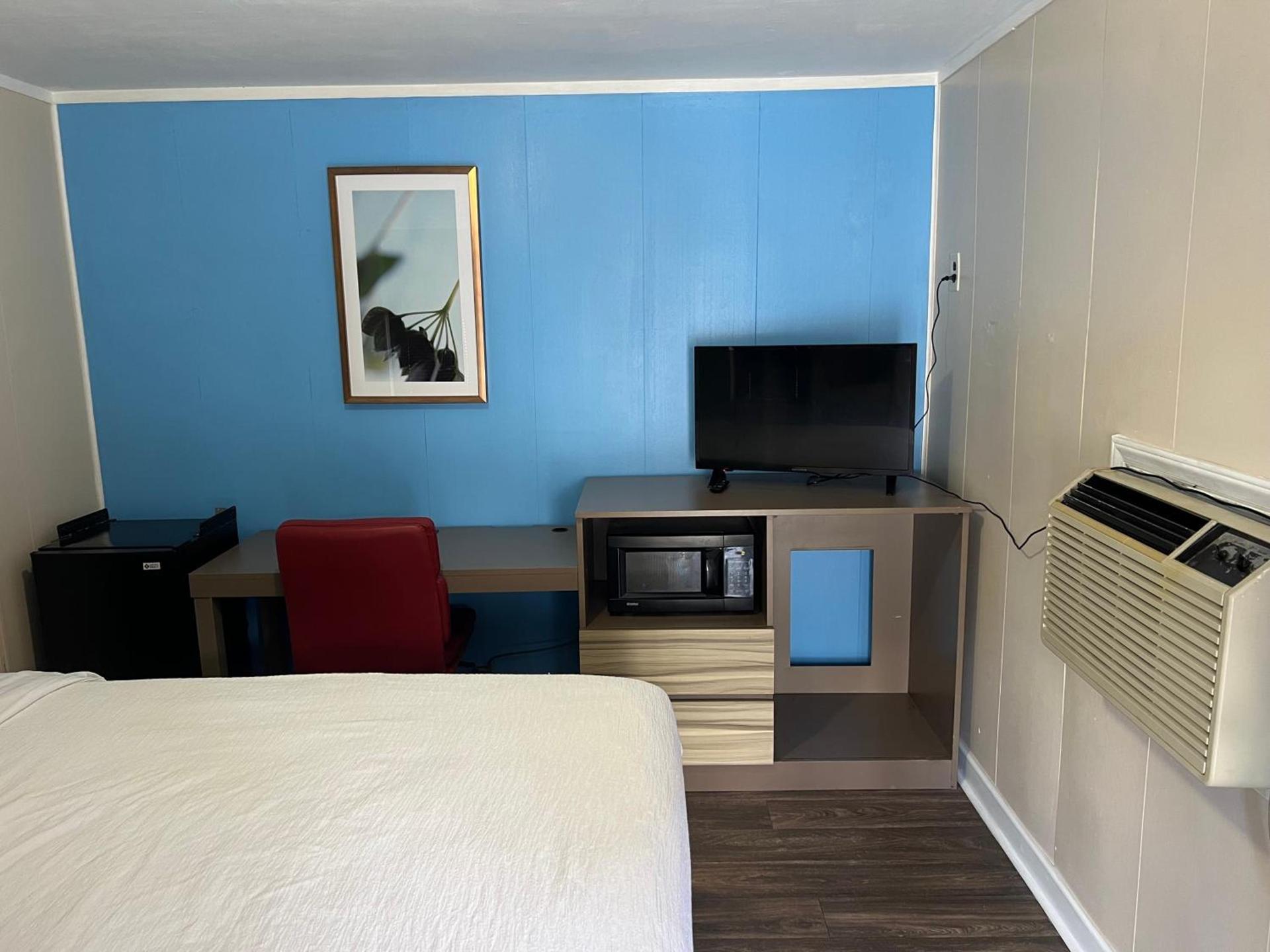 Turbeville Inn & Suites-I95 photo 19