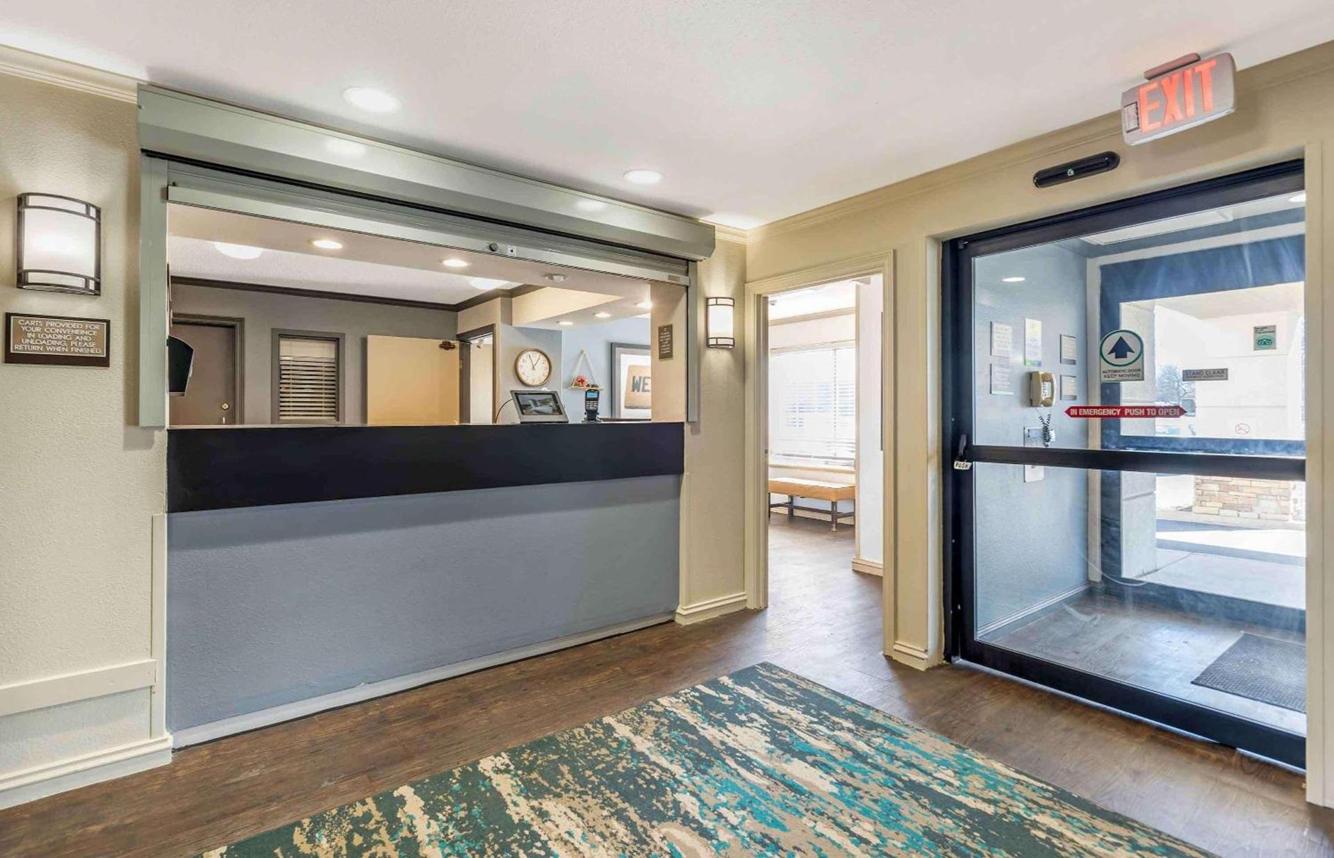 Extended Stay America Select Suites - Chicago - Naperville - East photo 3