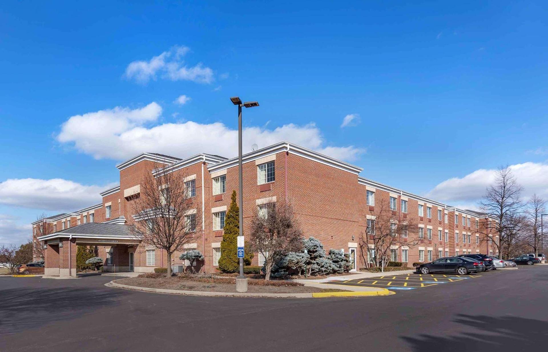 Extended Stay America Select Suites - Chicago - Westmont - Oak Brook photo 1