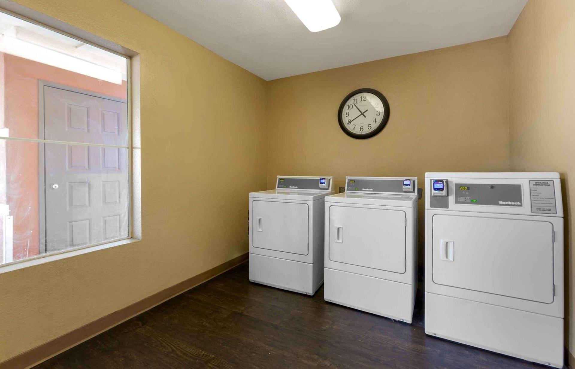 Extended Stay America Suites - Phoenix - Chandler - E Chandler Blvd photo 8