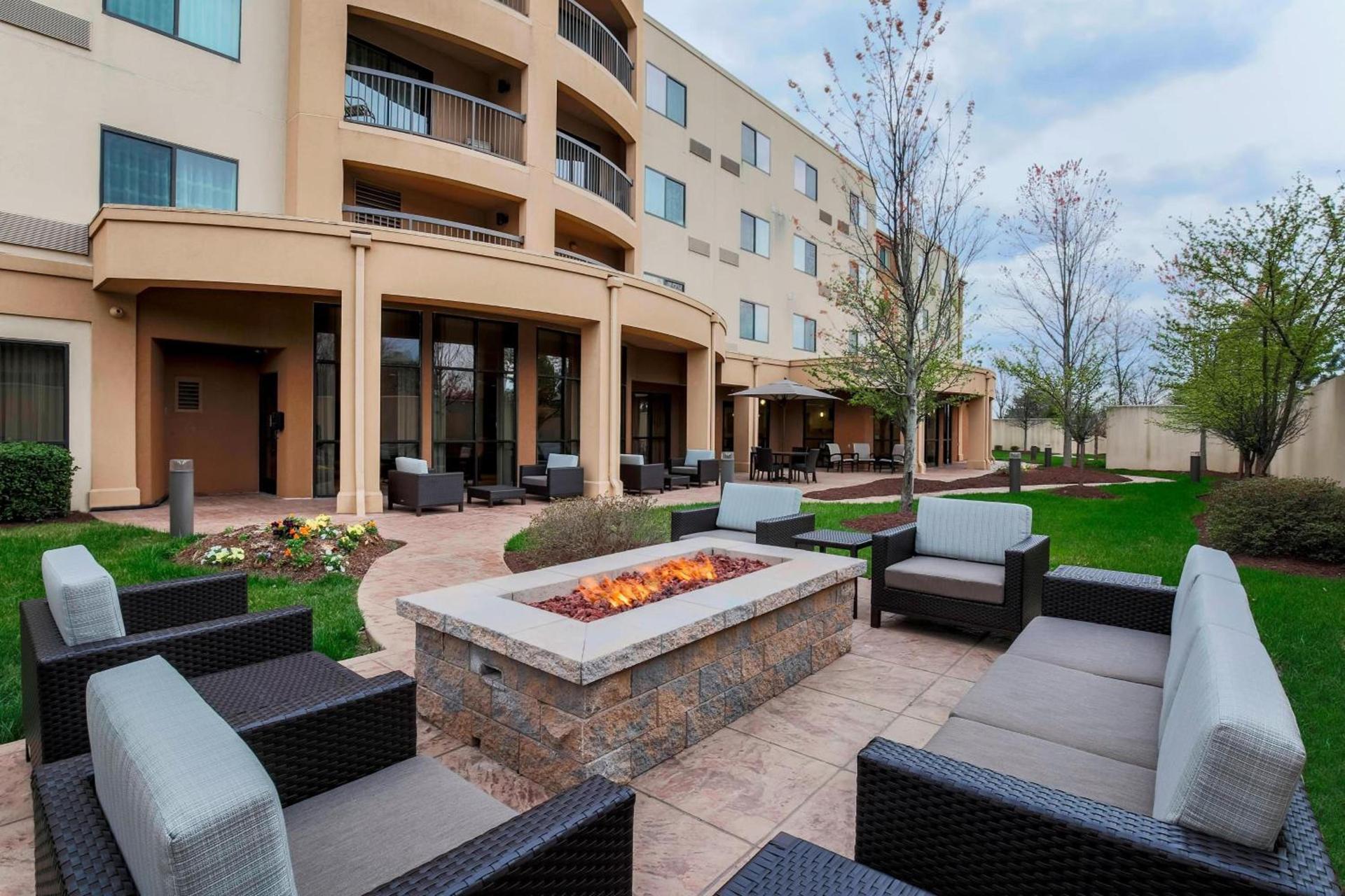 Courtyard by Marriott Potomac Mills Woodbridge photo 6