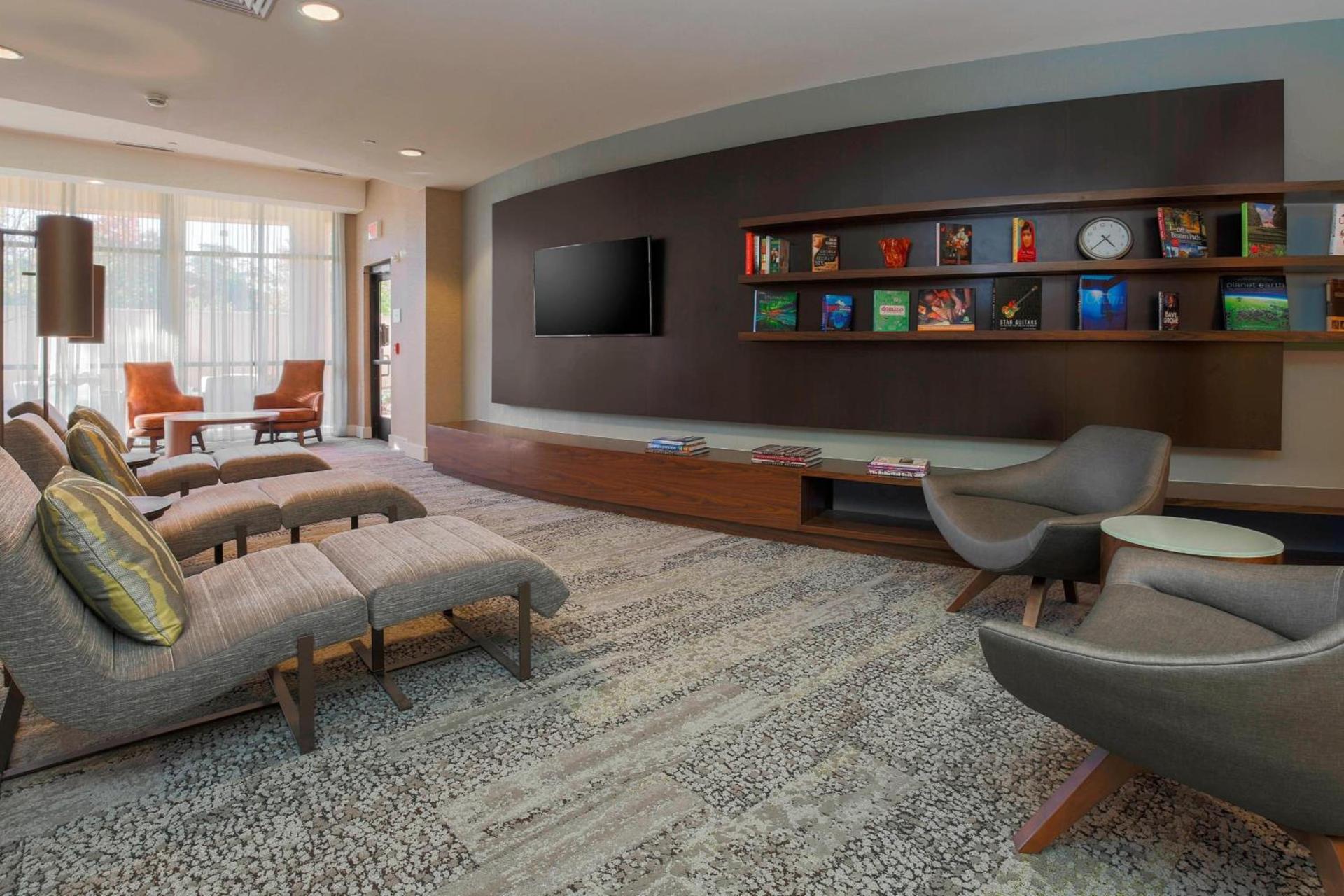 Courtyard by Marriott Potomac Mills Woodbridge photo 5