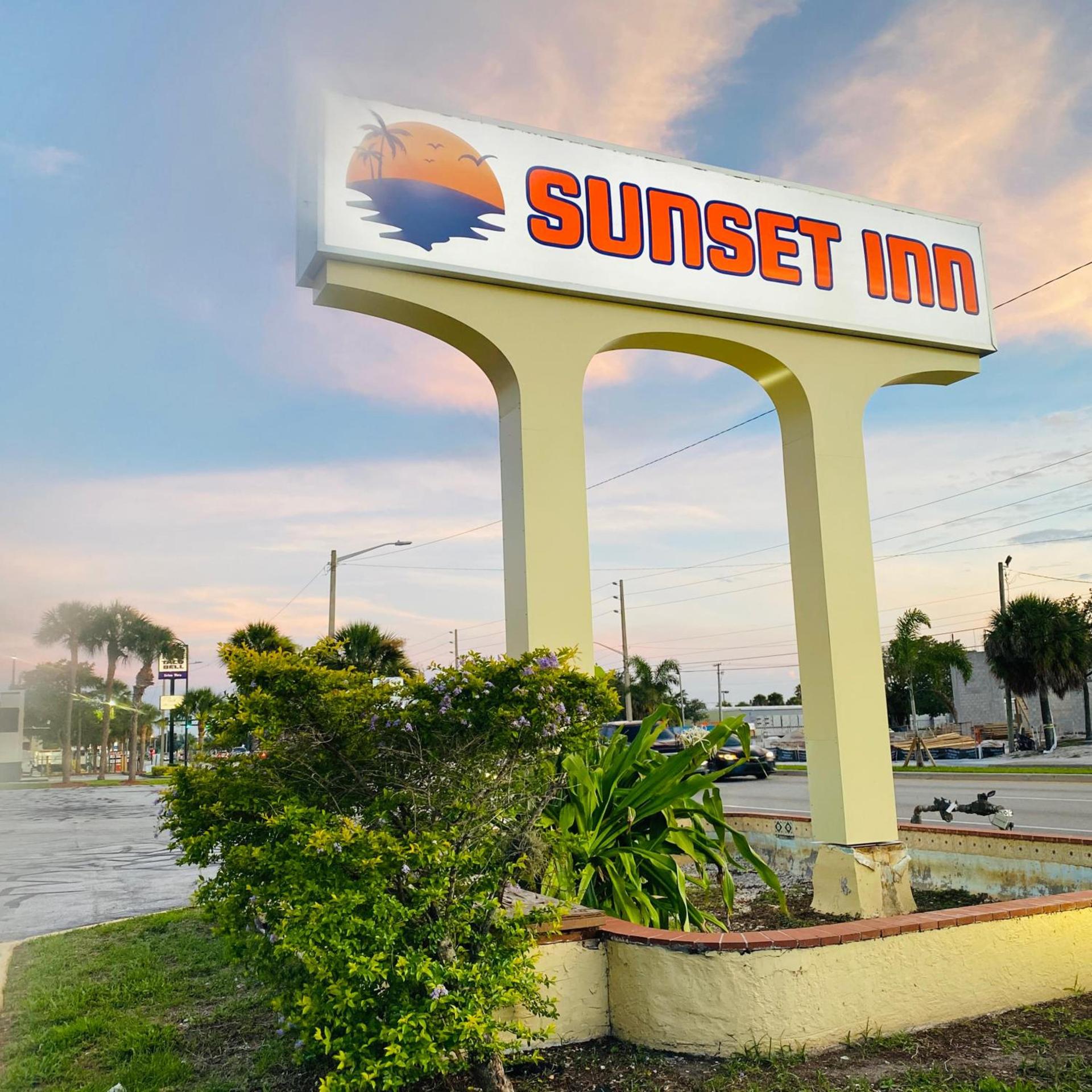 Sunset Inn- Fort Pierce, FL photo 1