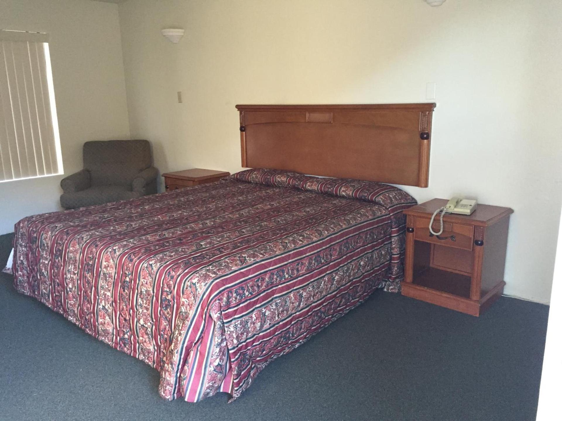 Golden Hills Motel photo 10