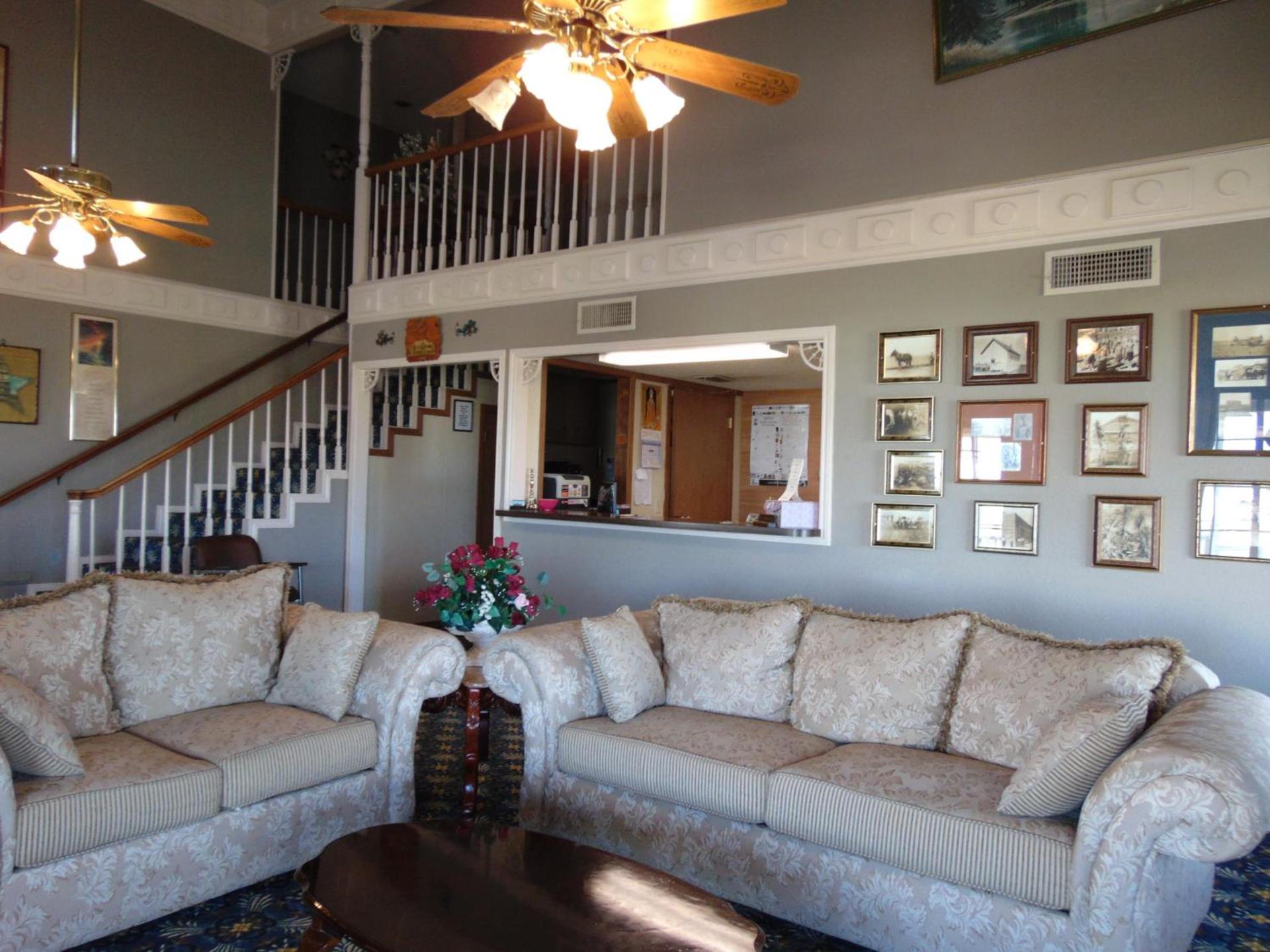 Heritage House Inn photo 16