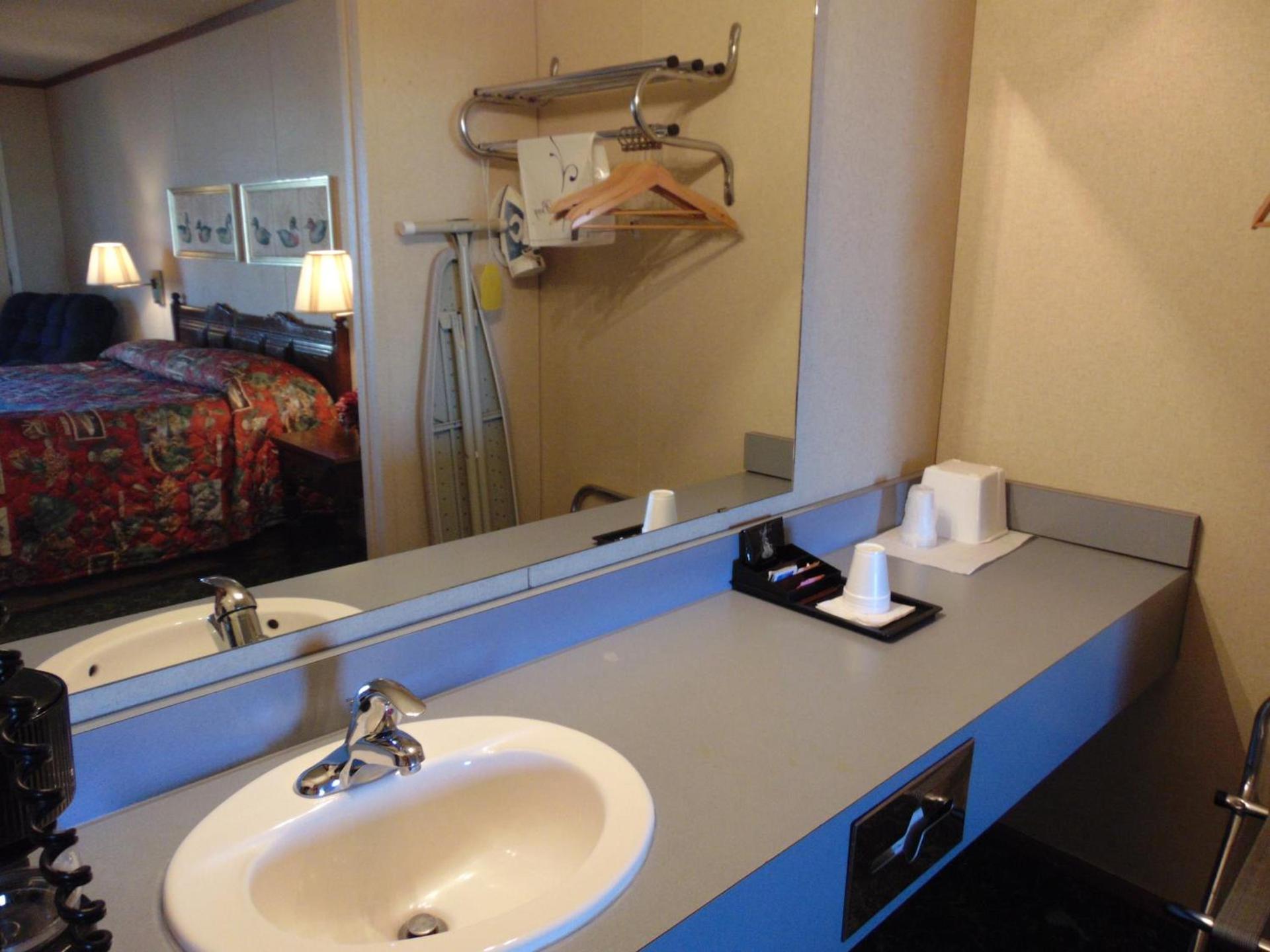Heritage House Inn photo 43
