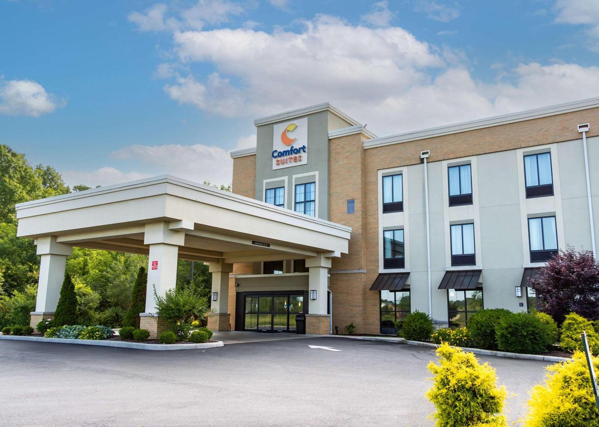 Comfort Suites-Youngstown North — hotel in Youngstown