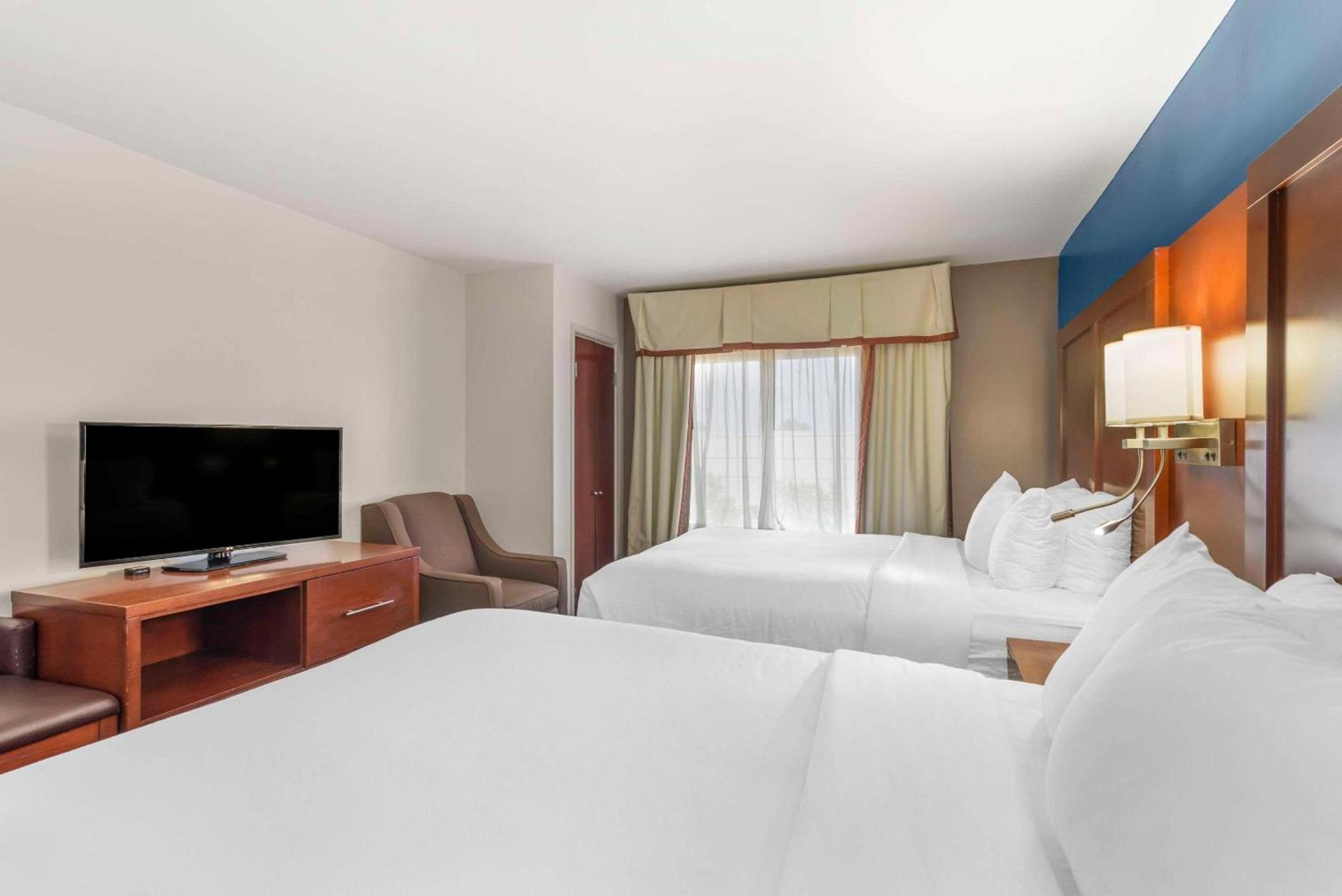 Comfort Suites Atlanta Airport photo 14