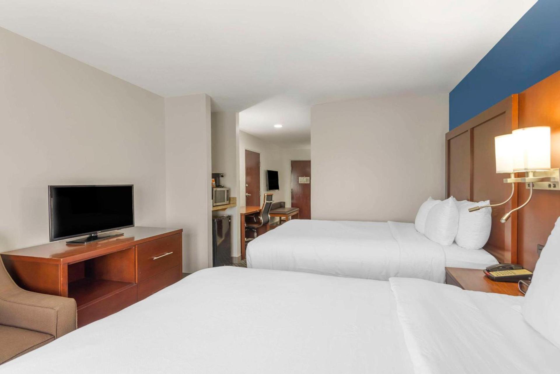 Comfort Suites Atlanta Airport photo 16