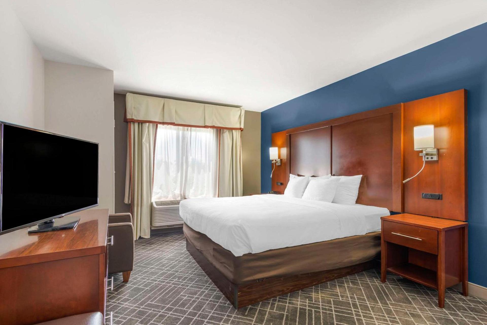 Comfort Suites Atlanta Airport photo 18