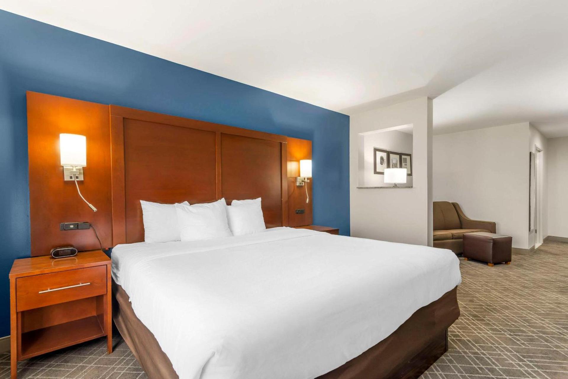 Comfort Suites Atlanta Airport photo 20