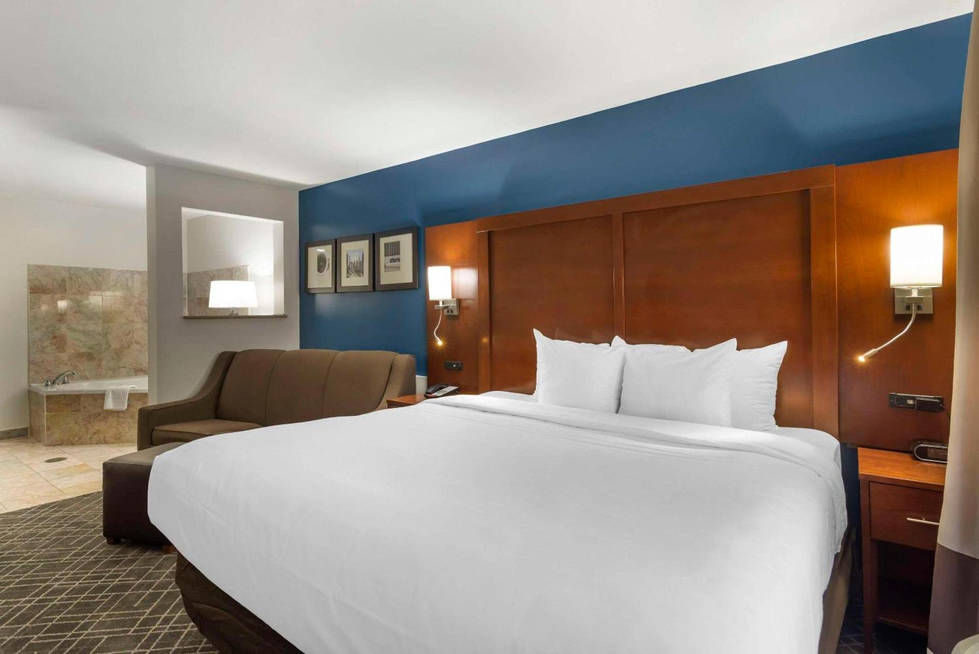 Comfort Suites Atlanta Airport photo 21