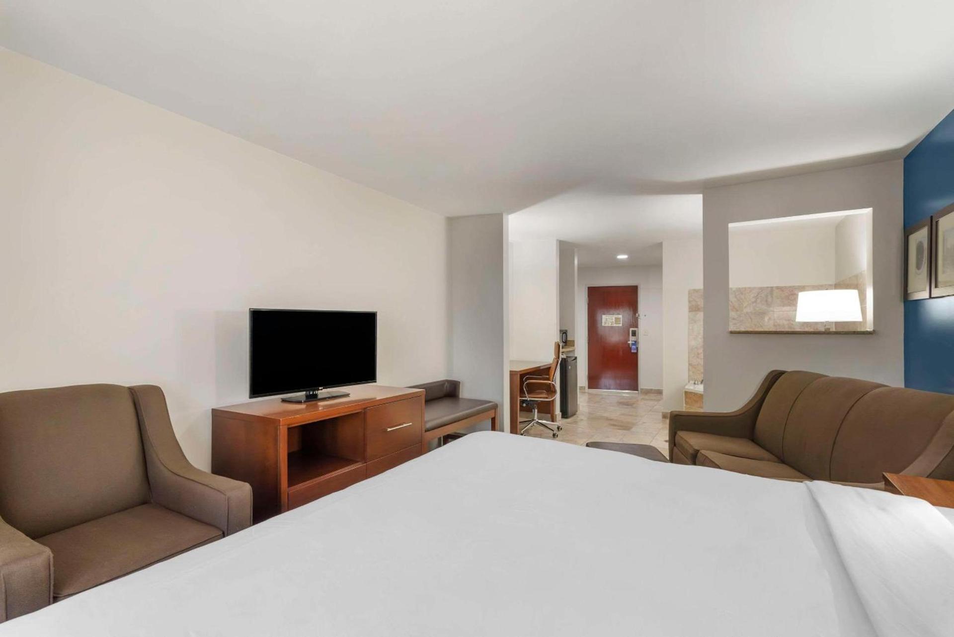 Comfort Suites Atlanta Airport photo 22
