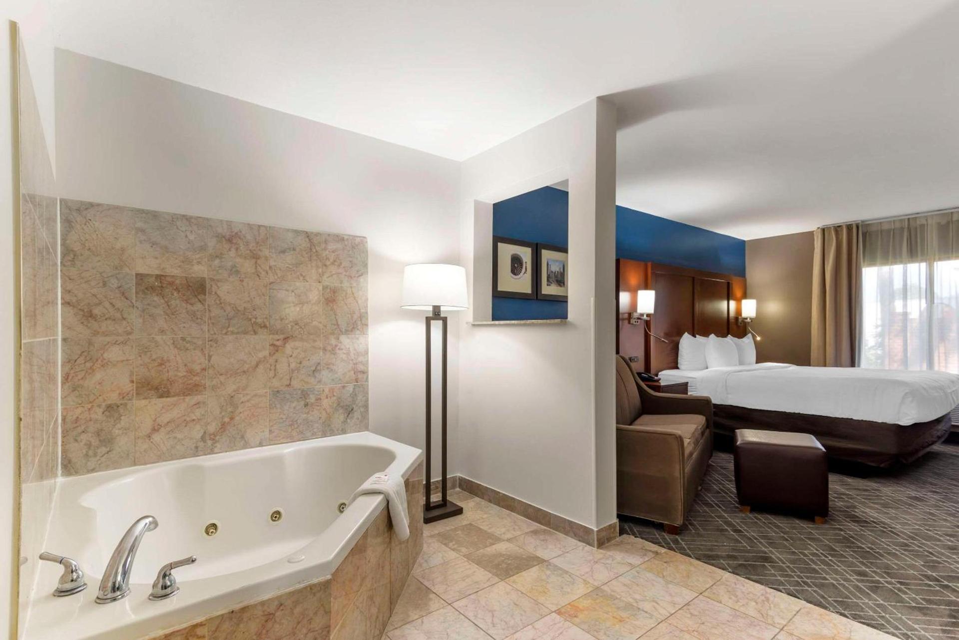 Comfort Suites Atlanta Airport photo 23