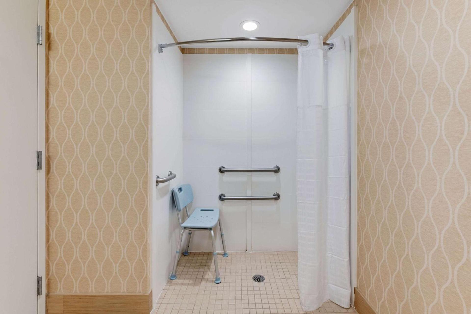 Comfort Suites Chesapeake - Norfolk photo 5