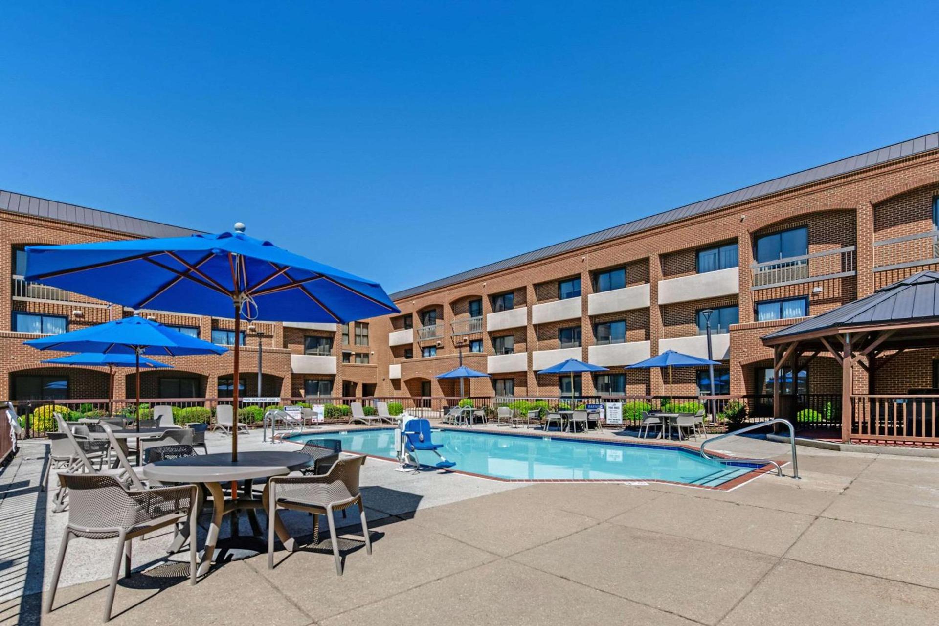 Comfort Suites Chesapeake - Norfolk photo 20