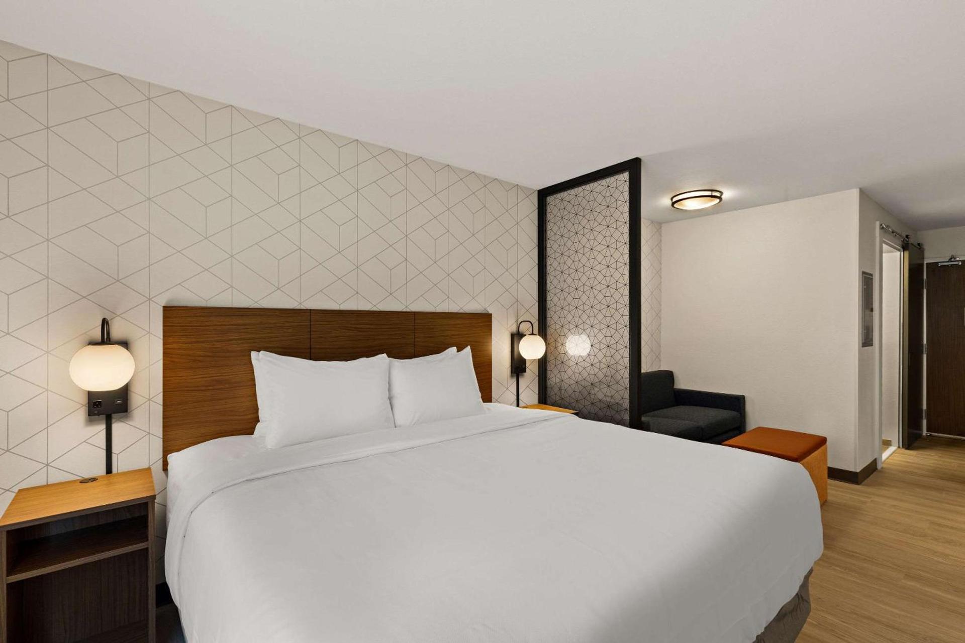 Everhome Suites Temecula photo 16