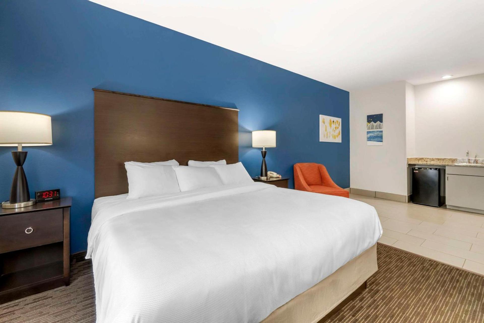 Comfort Inn & Suites New Lisbon photo 10