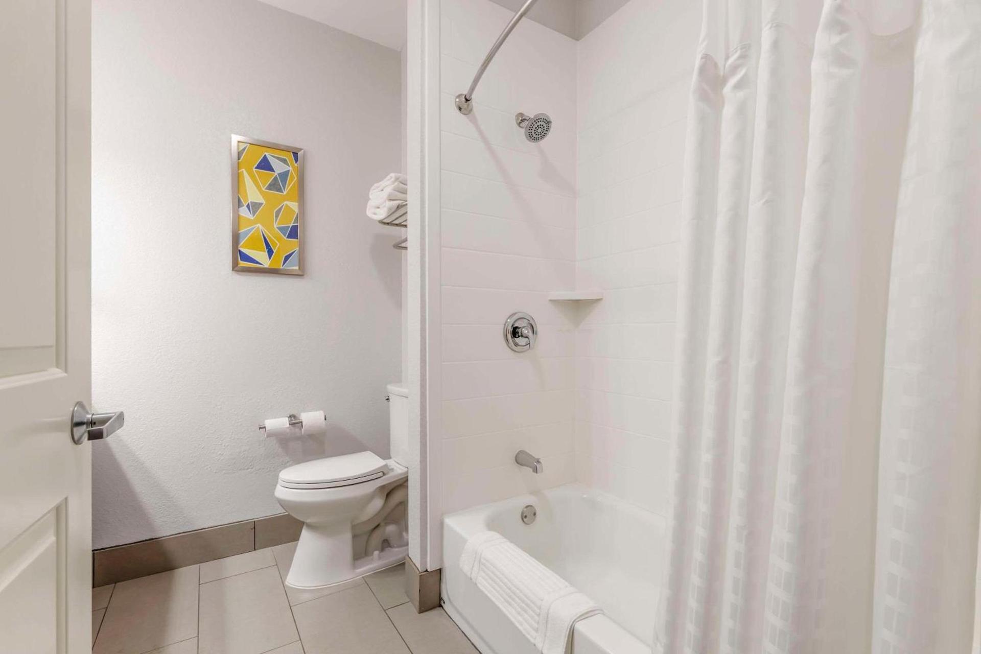 Comfort Inn & Suites New Lisbon photo 12