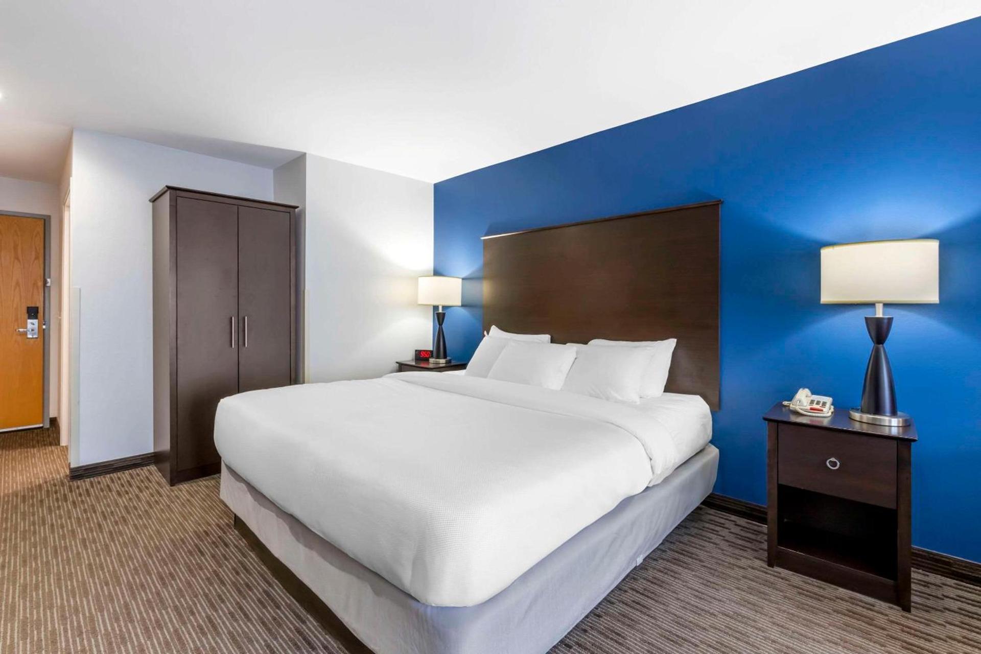 Comfort Inn & Suites New Lisbon photo 14