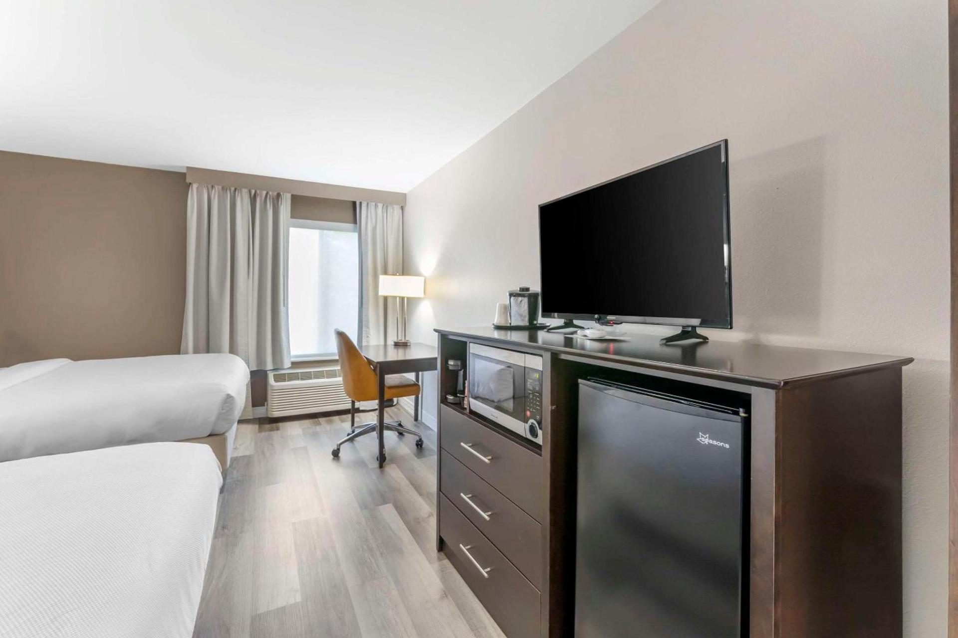 Comfort Inn & Suites New Lisbon photo 19