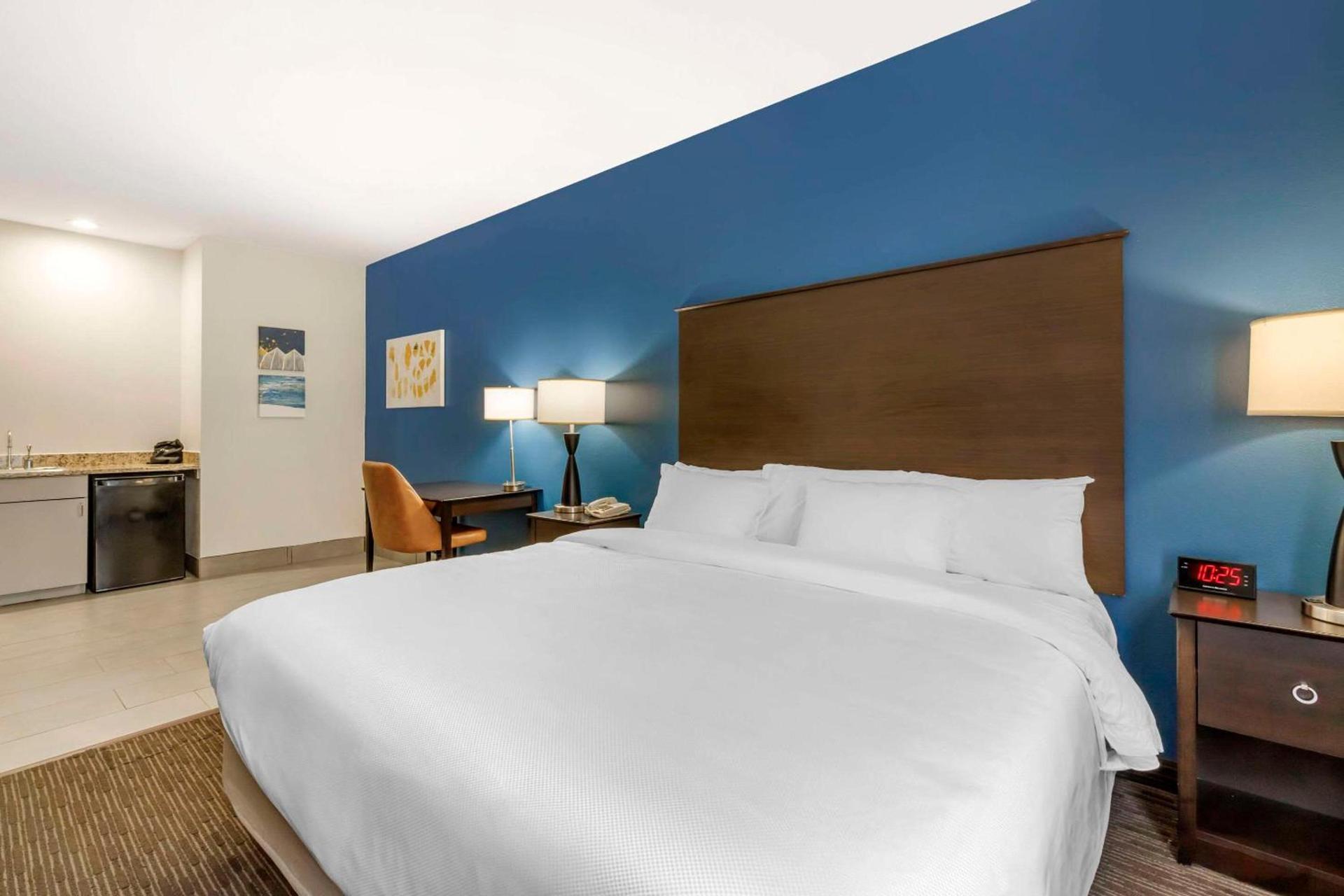 Comfort Inn & Suites New Lisbon photo 23