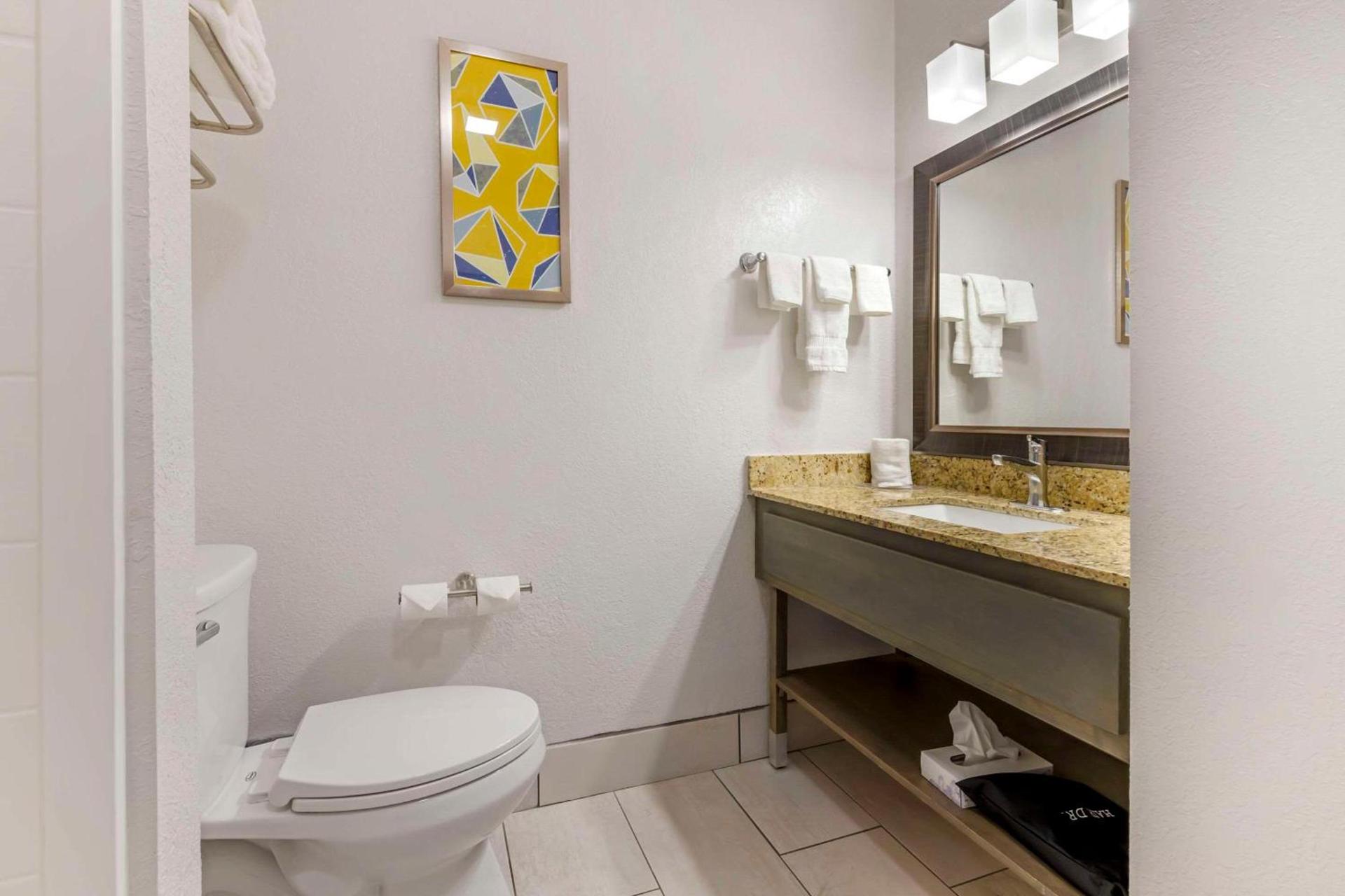 Comfort Inn & Suites New Lisbon photo 32
