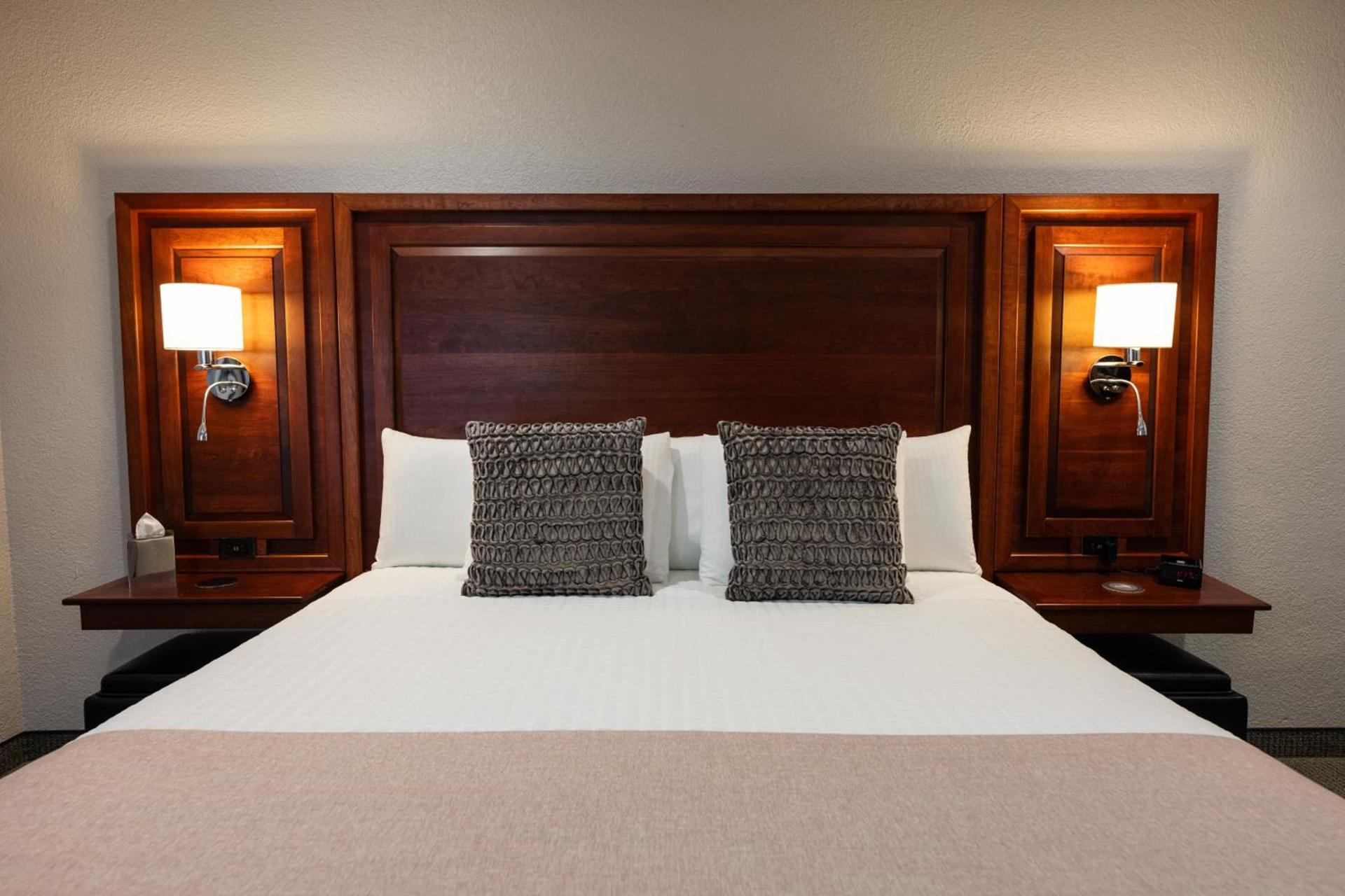 Hillsdale College Dow Hotel and Conference Center photo 54