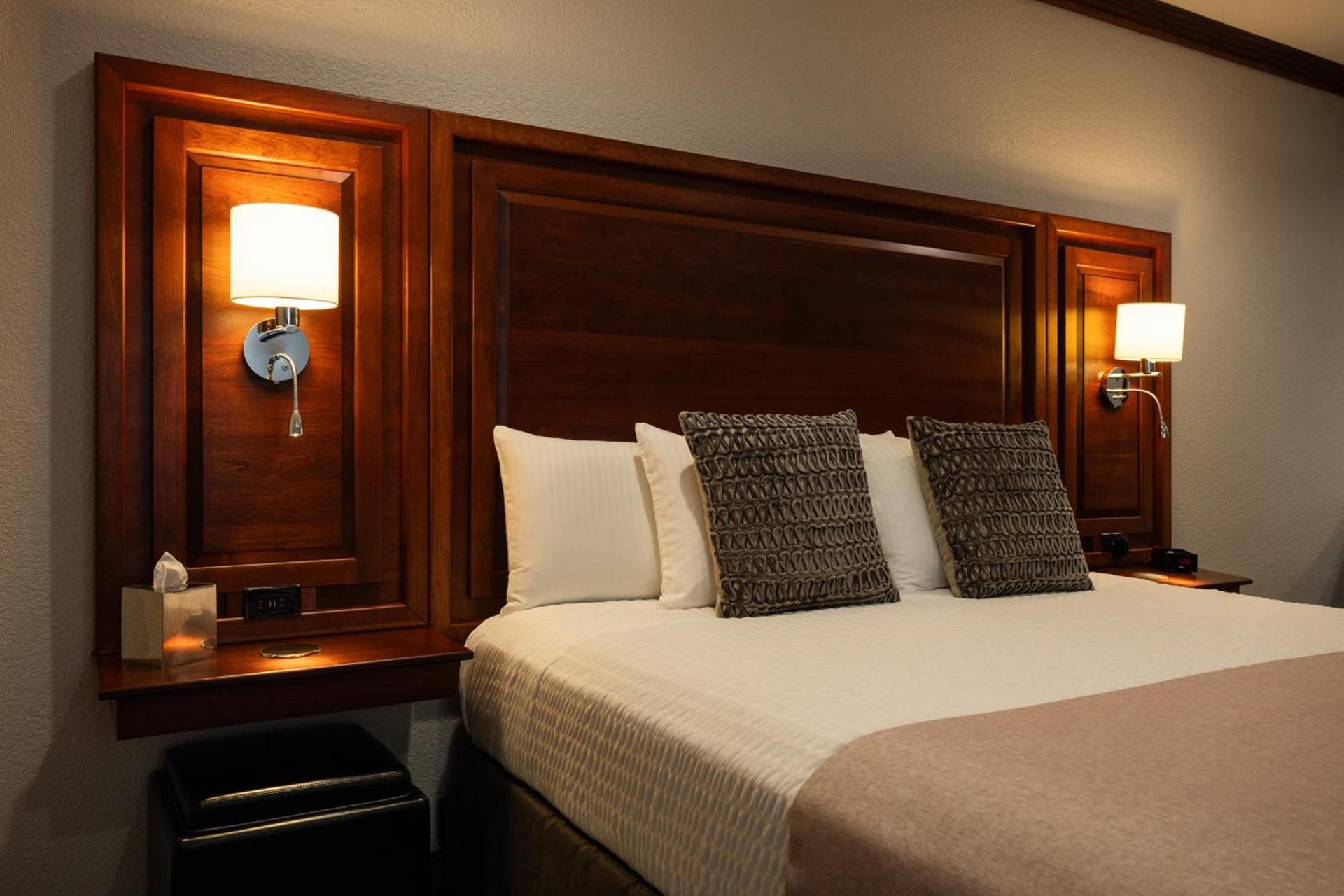 Hillsdale College Dow Hotel and Conference Center photo 50