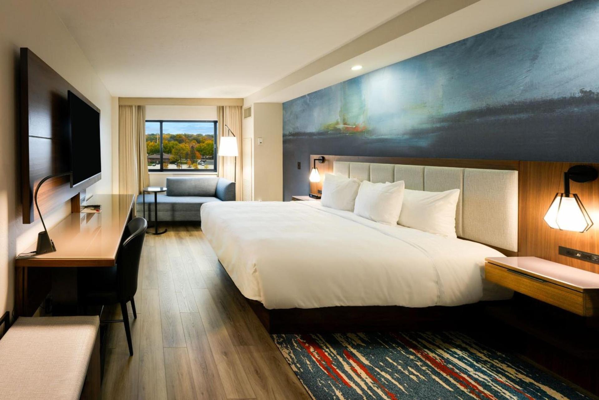 Oshkosh Marriott Waterfront Hotel & Convention Center photo 2
