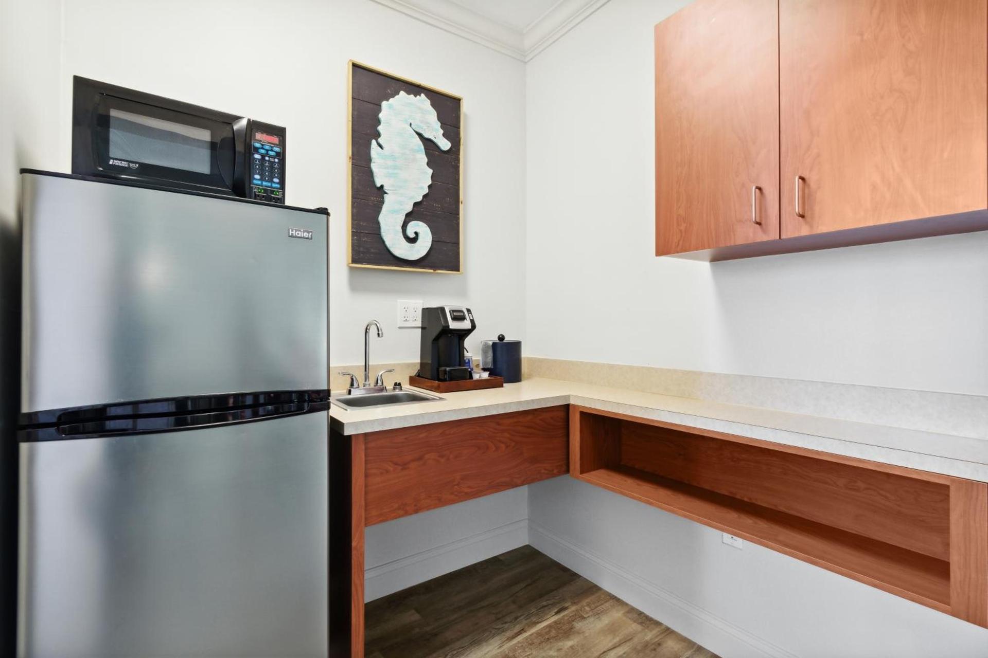 Seahorse Oceanfront Inn photo 65