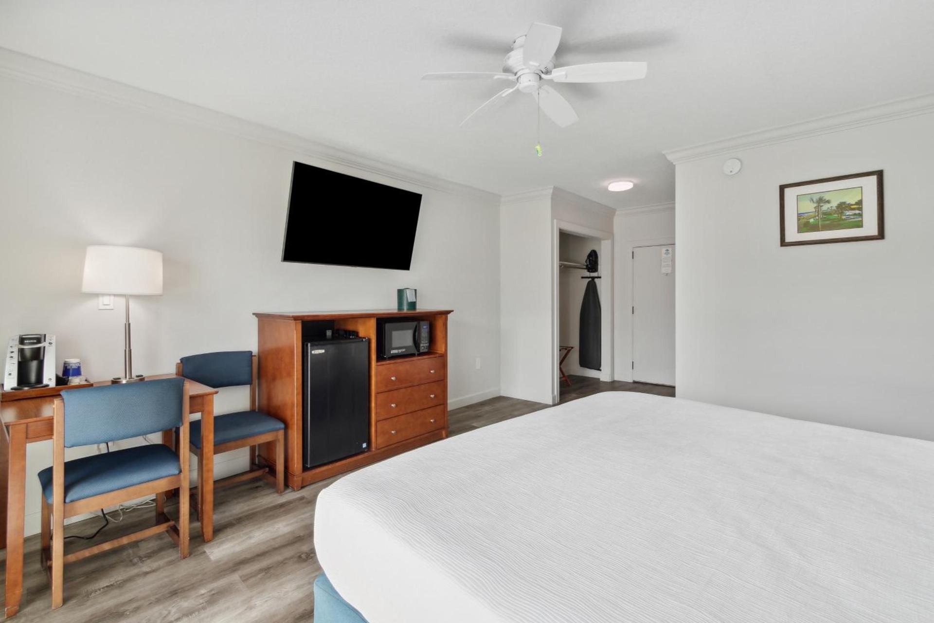 Seahorse Oceanfront Inn photo 22