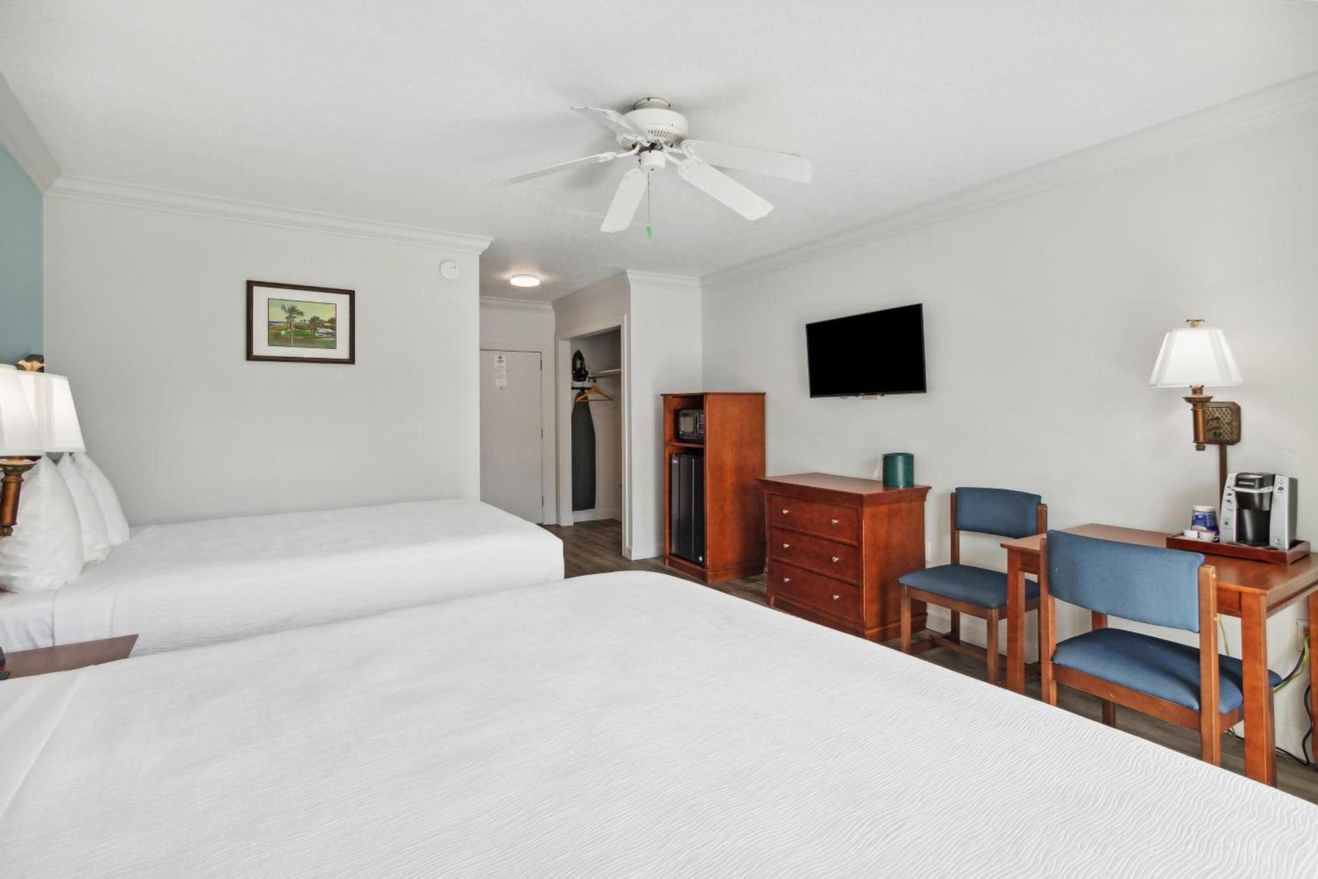 Seahorse Oceanfront Inn photo 43