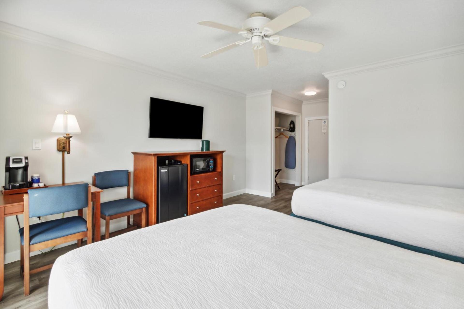 Seahorse Oceanfront Inn photo 45