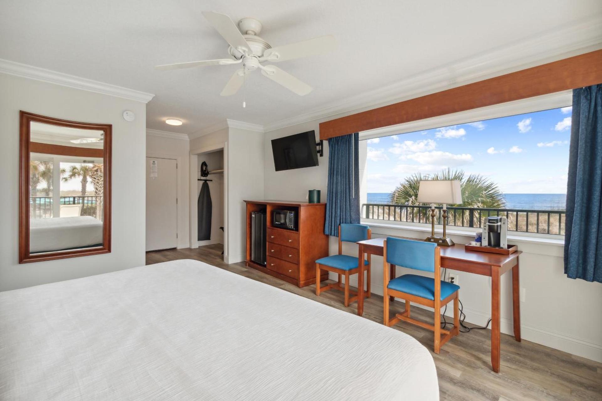 Seahorse Oceanfront Inn photo 33