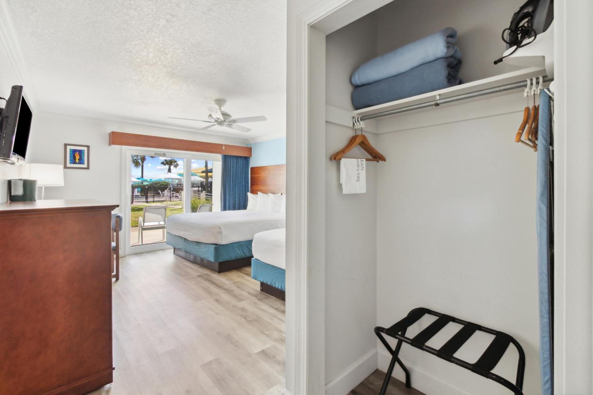 Seahorse Oceanfront Inn photo 59