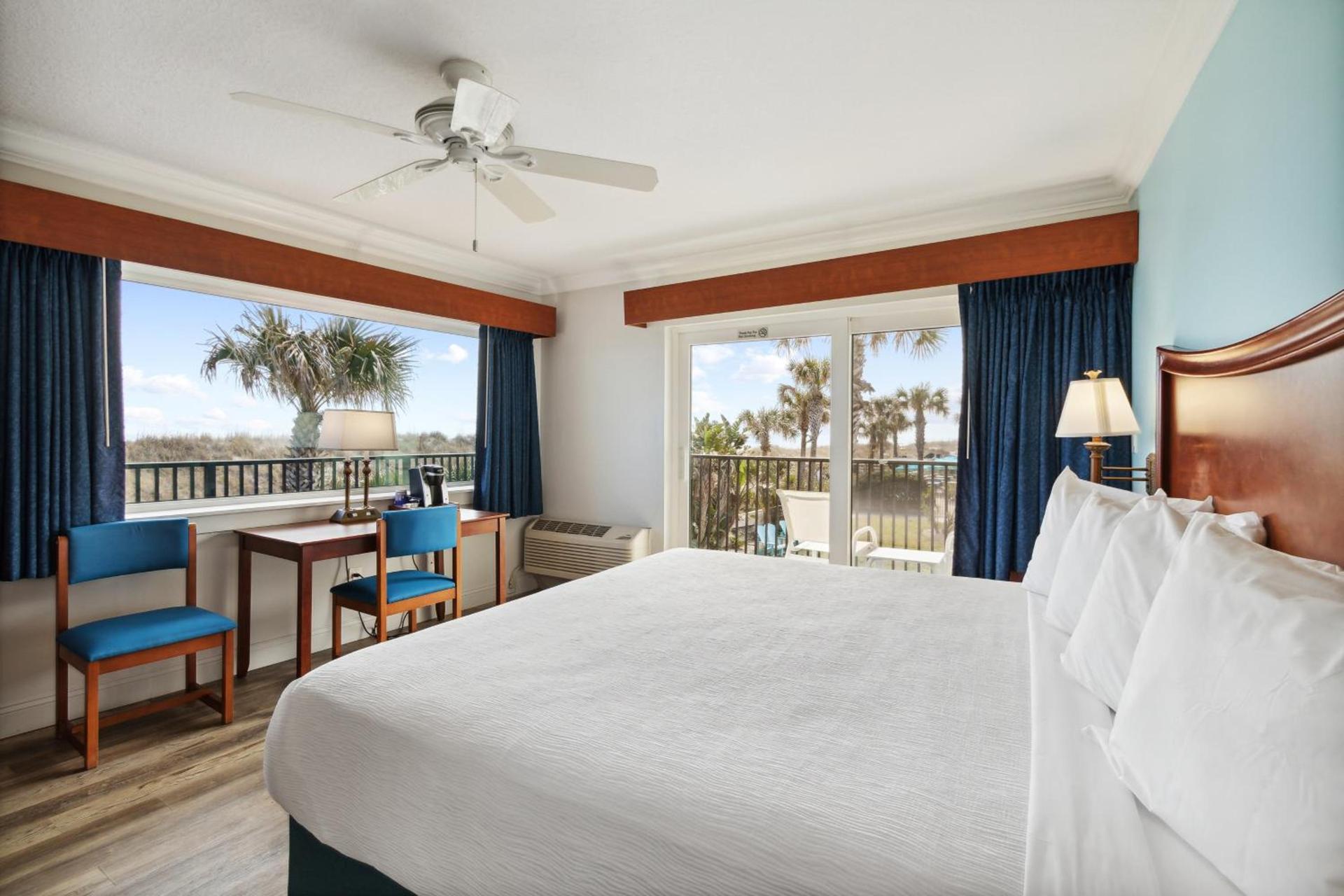 Seahorse Oceanfront Inn photo 32