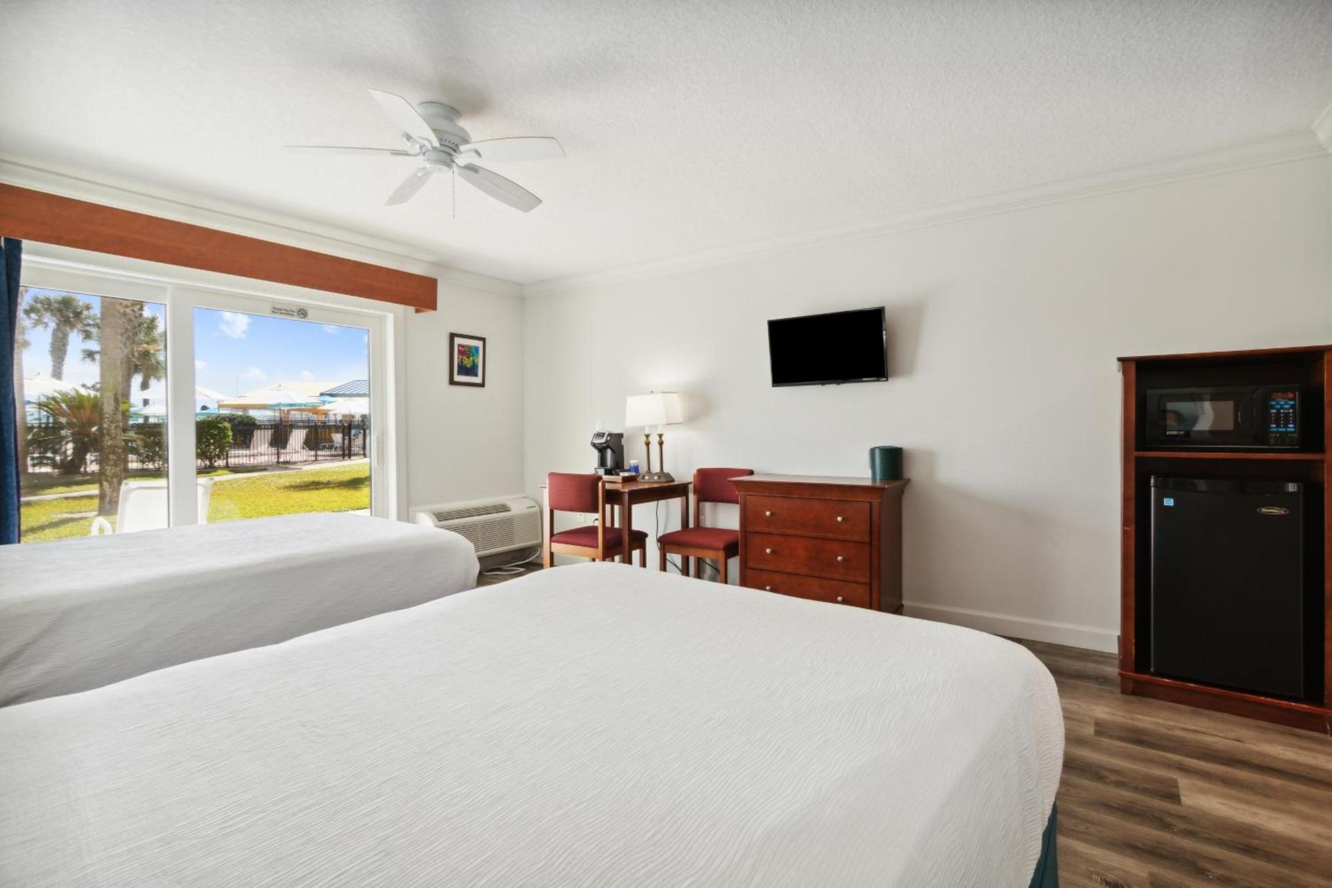 Seahorse Oceanfront Inn photo 49