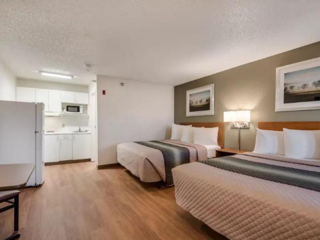 Birch Hill Suites Kansas City - Independence photo 8