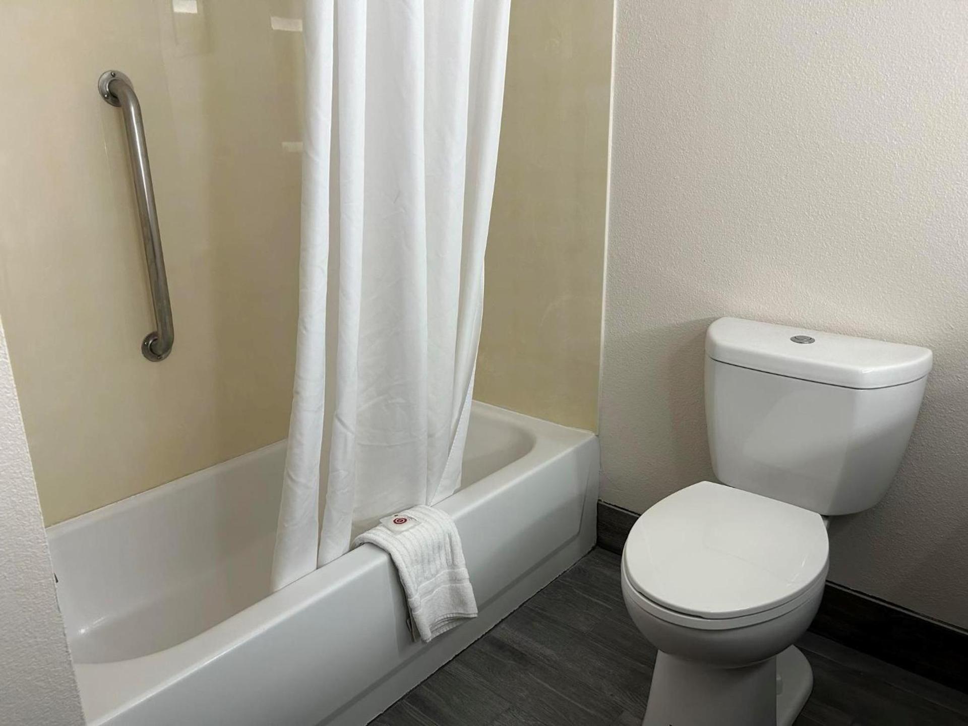 Comfort Inn & Suites Liverpool - Syracuse photo 36