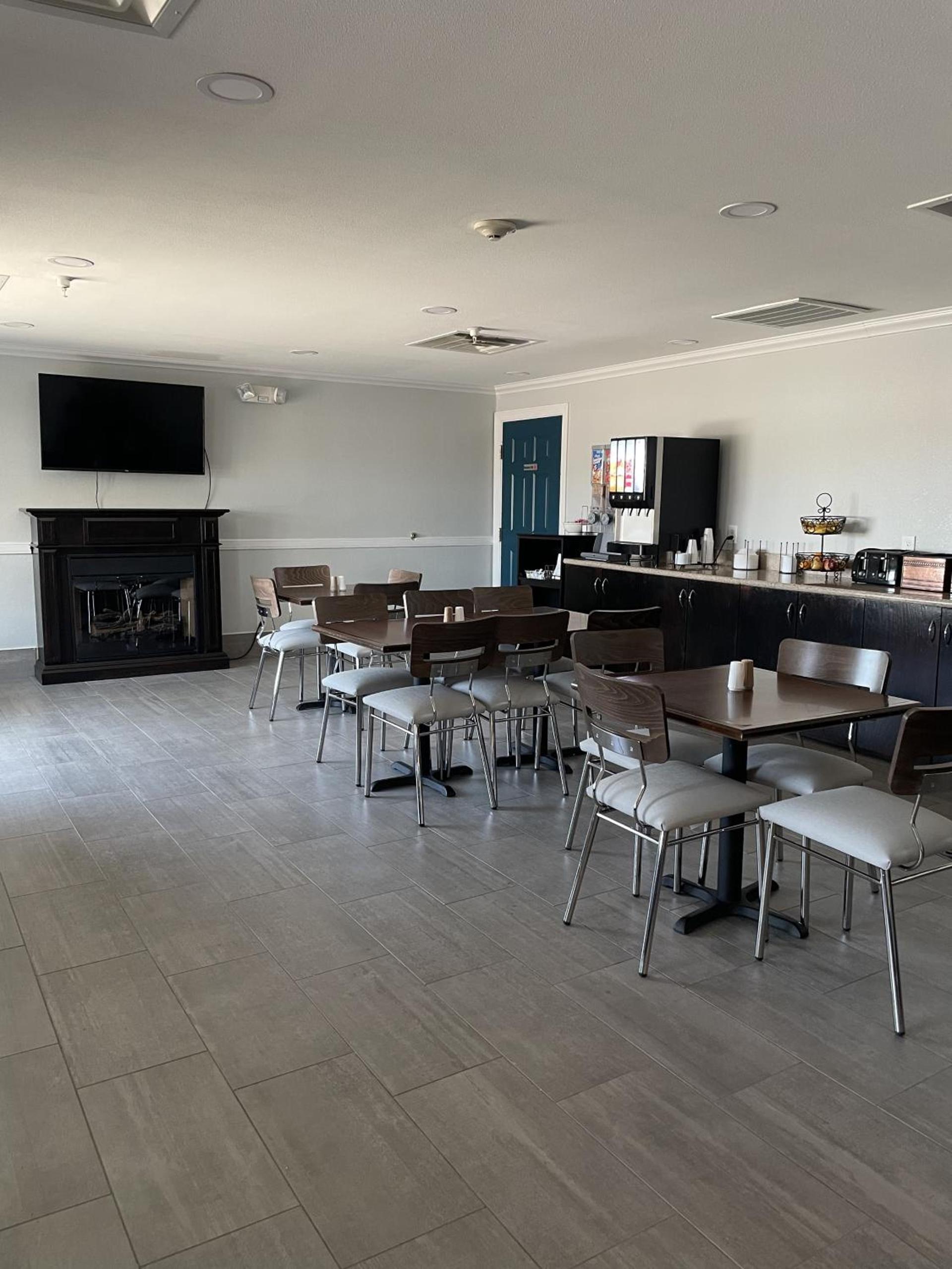 Hawthorn Extended Stay by Wyndham Hobbs photo 17